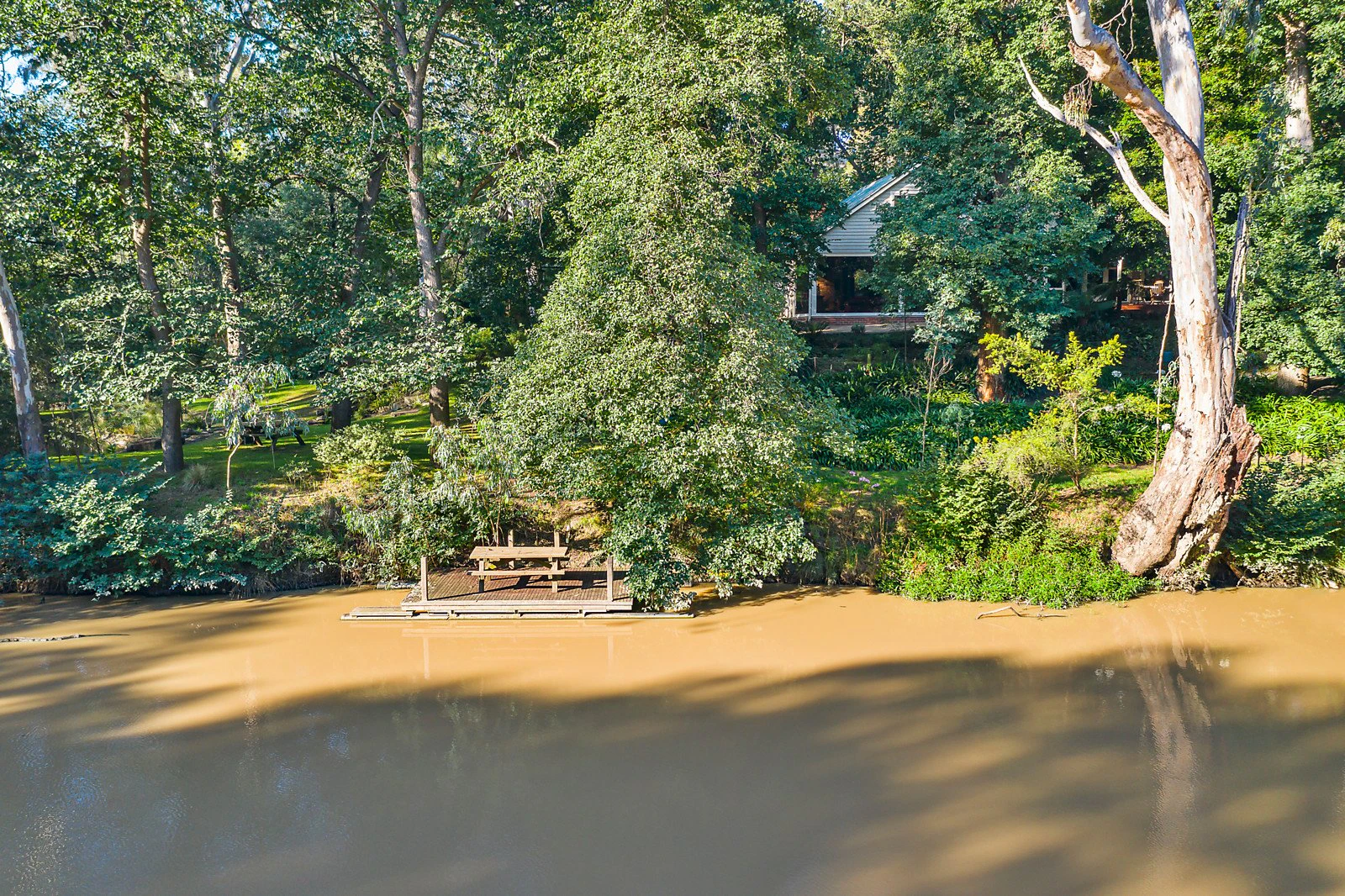 8-9 River Retreat, Kew, VIC