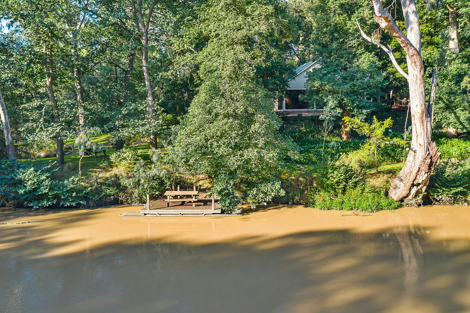 8-9 River Retreat, Kew, VIC