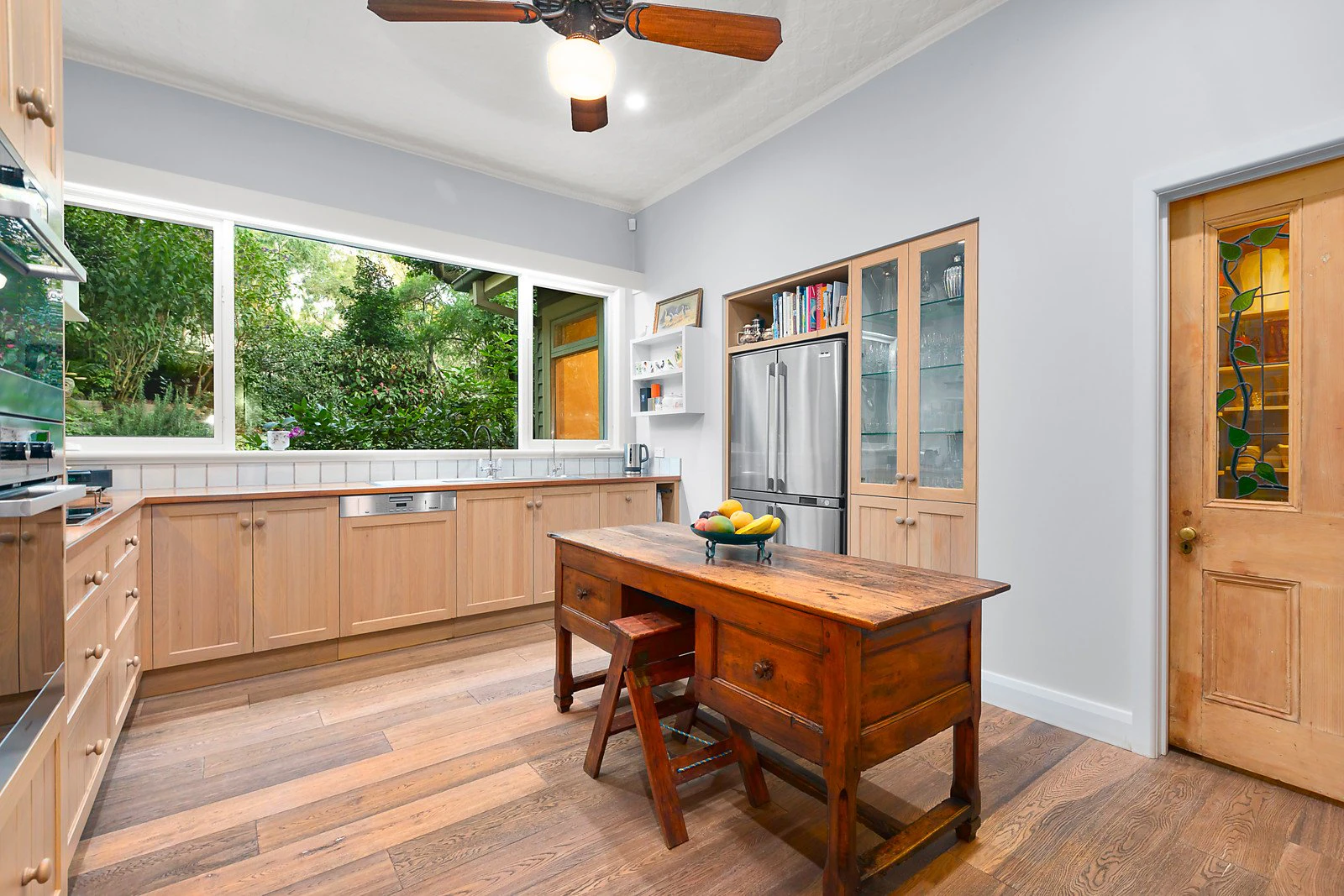 8-9 River Retreat, Kew, VIC