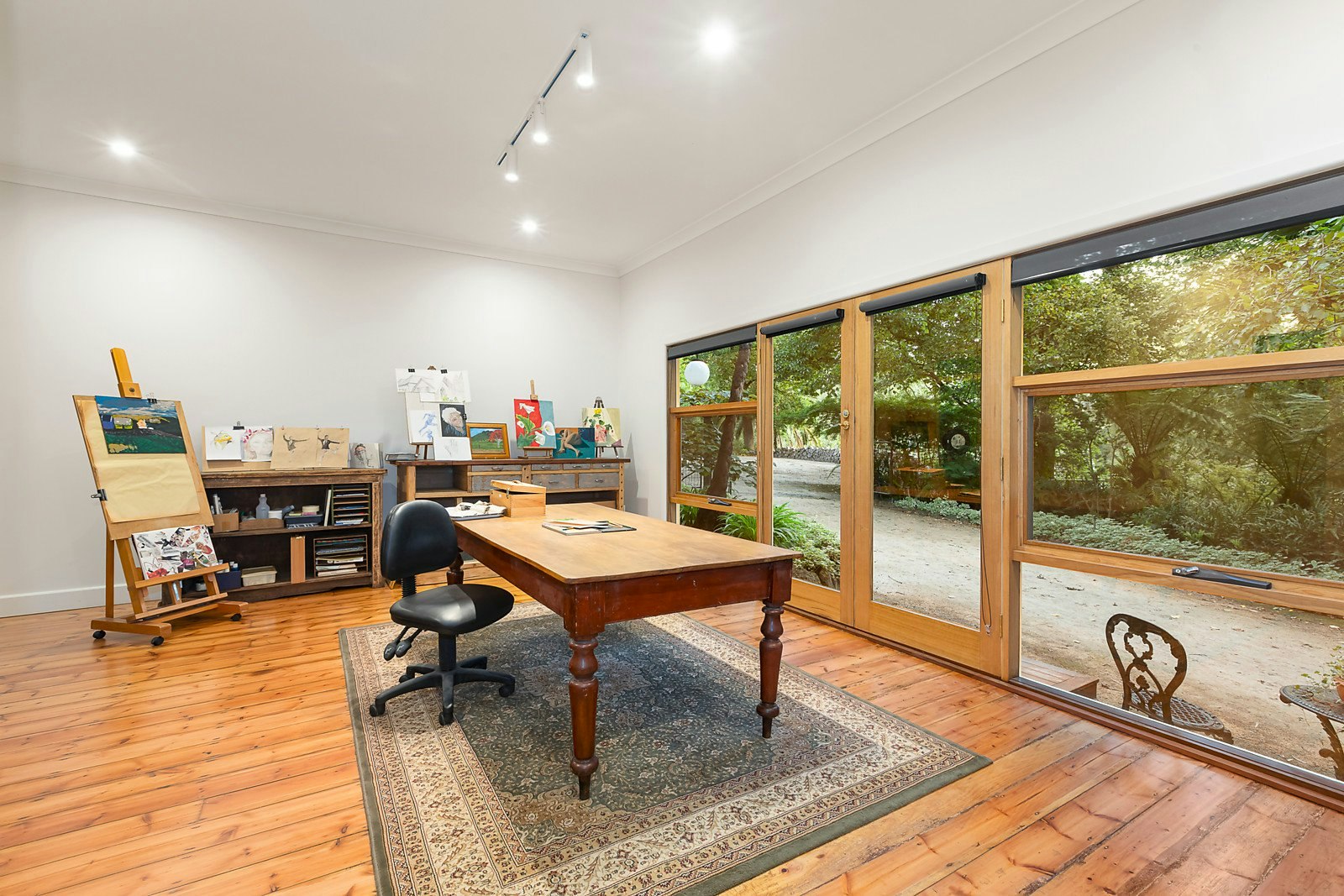 8-9 River Retreat, Kew, VIC