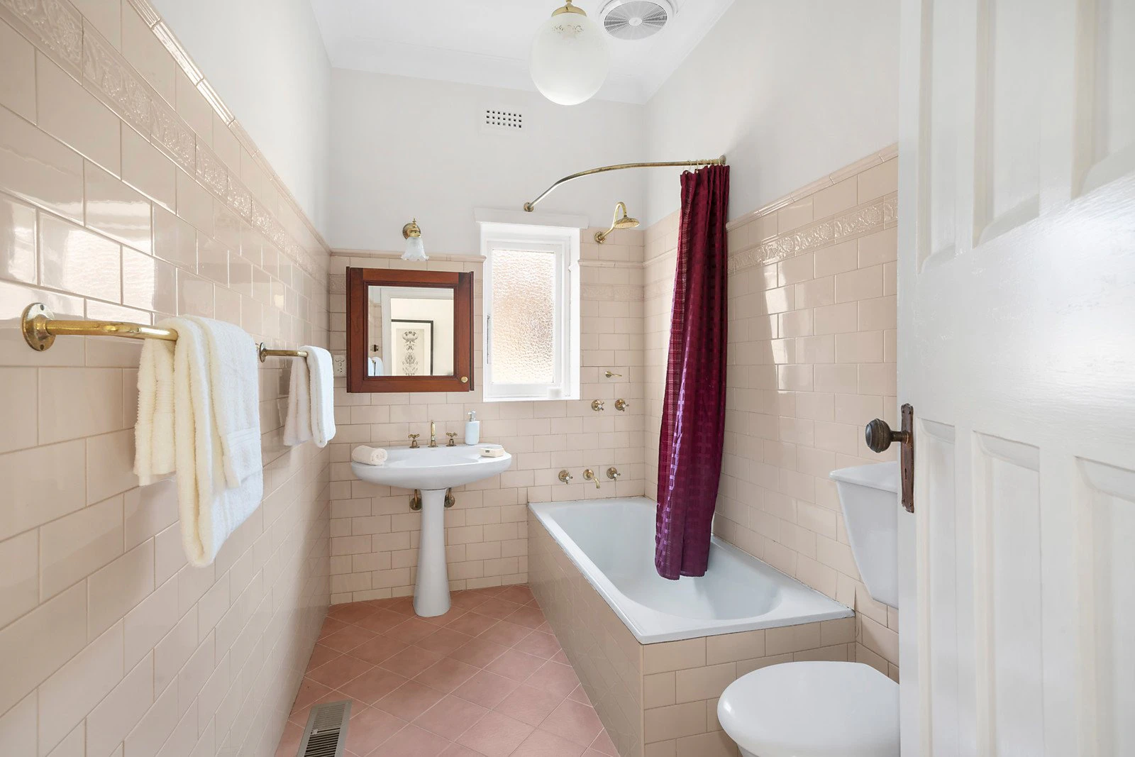 2 Belgrave Road, Malvern East, VIC