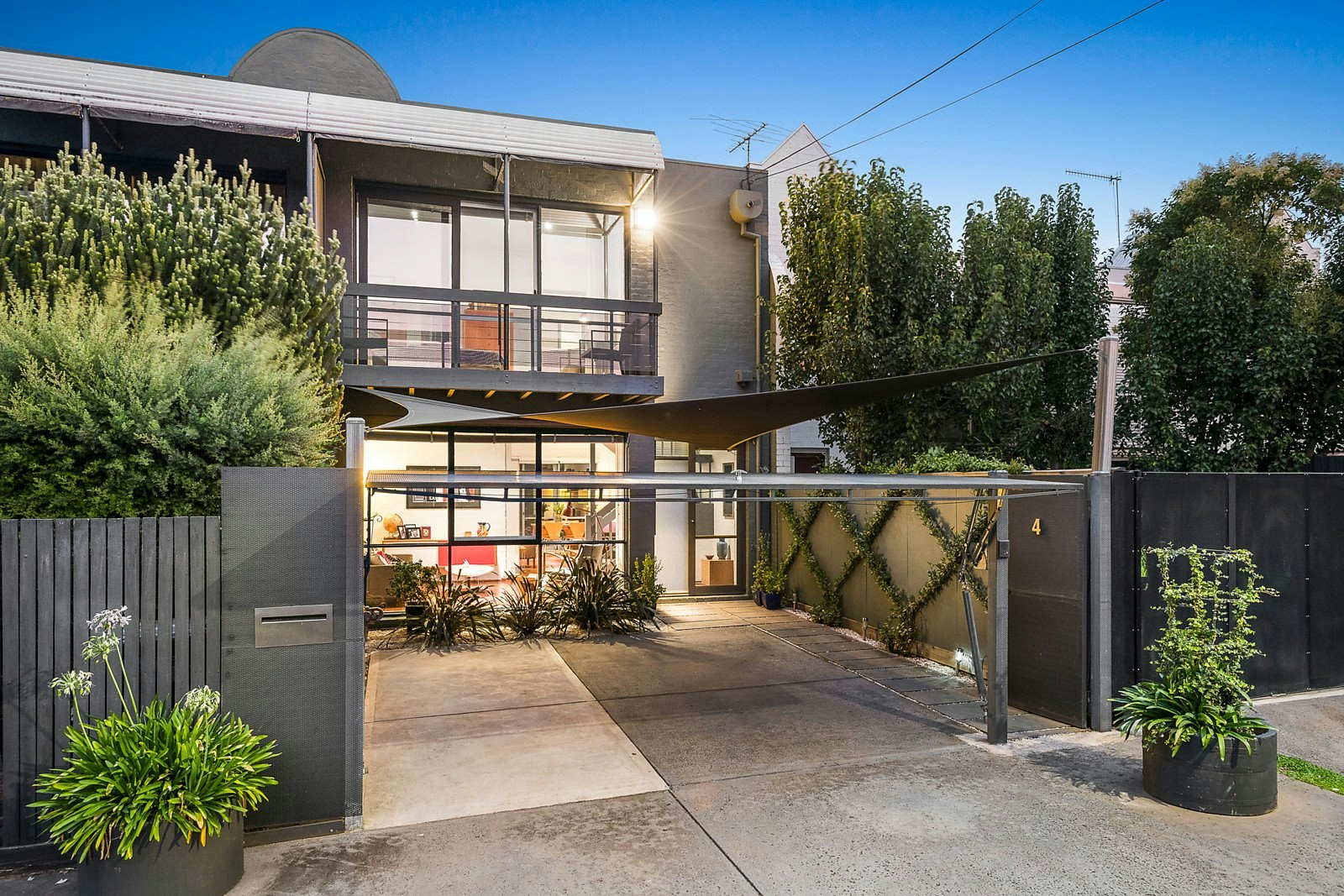 4 Nathan Place, Windsor, VIC