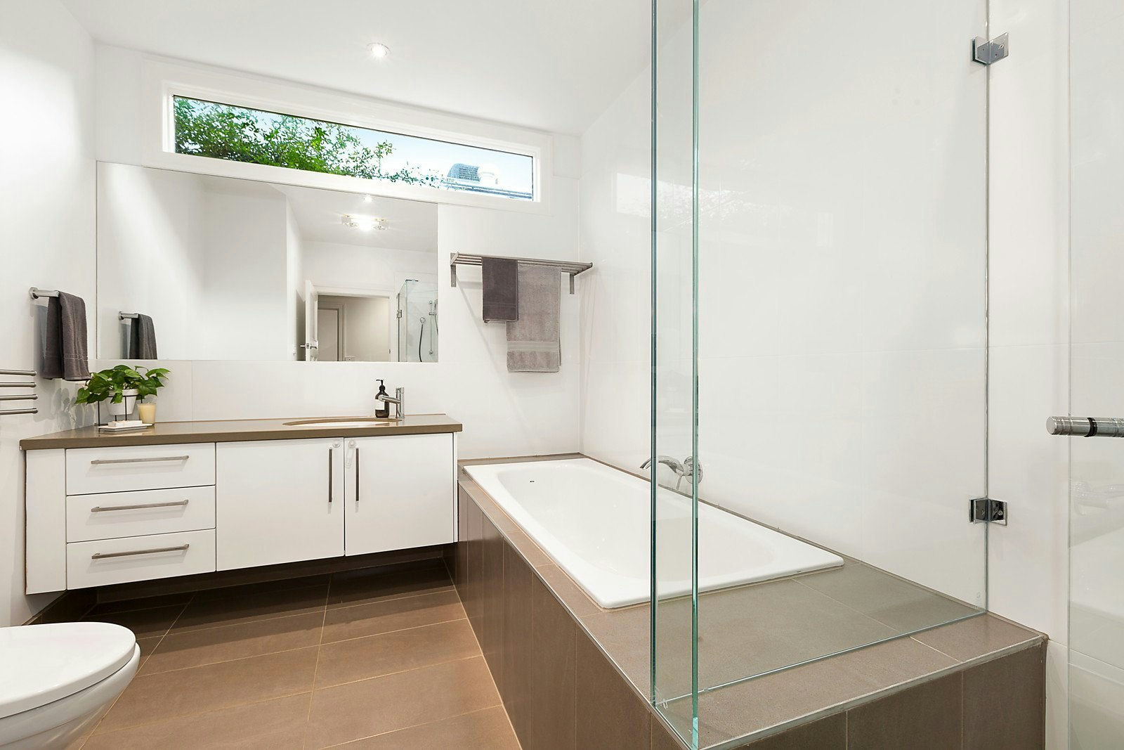 18 Derby Crescent, Caulfield East, VIC