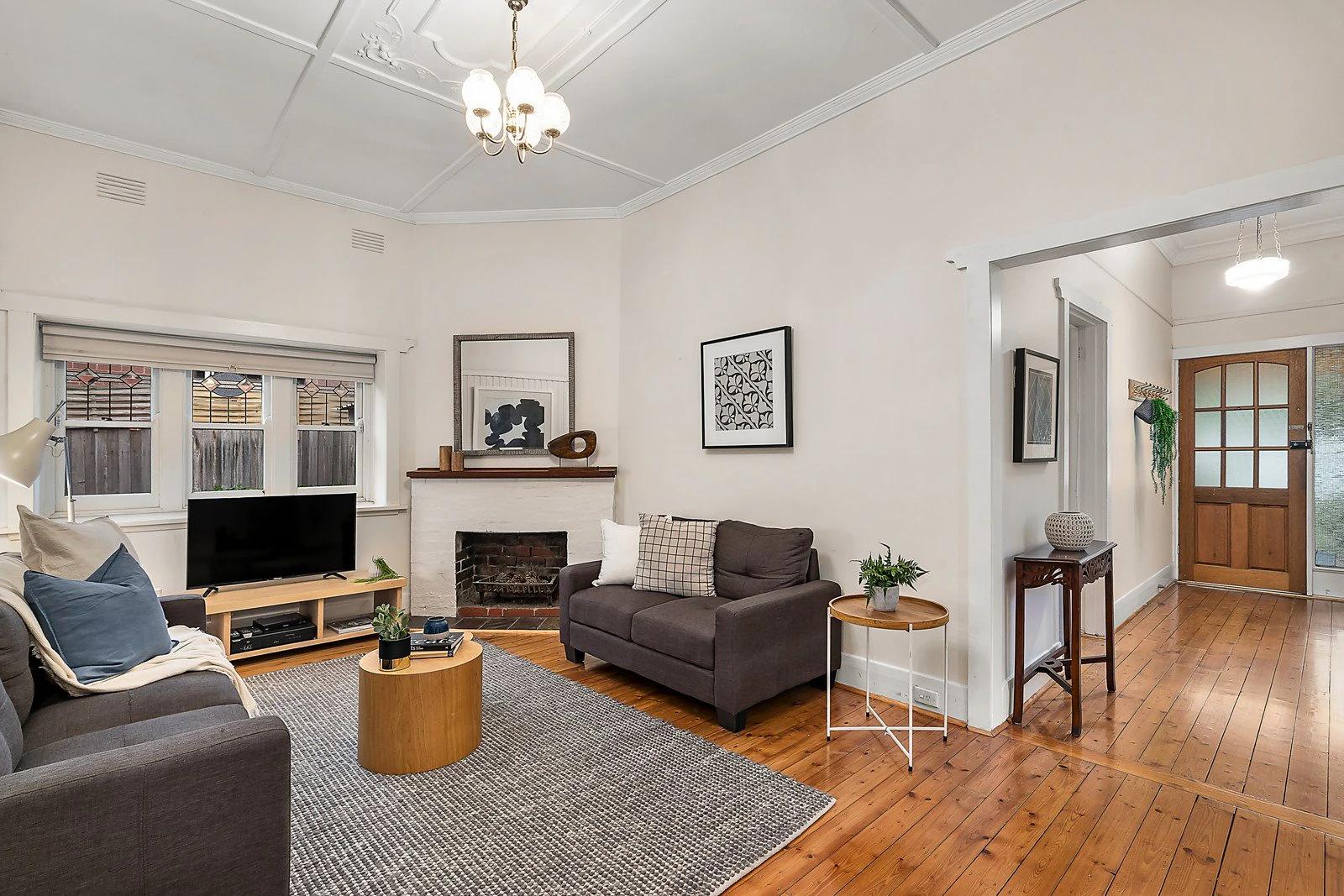 9 Cairnes Grove, Bentleigh, VIC
