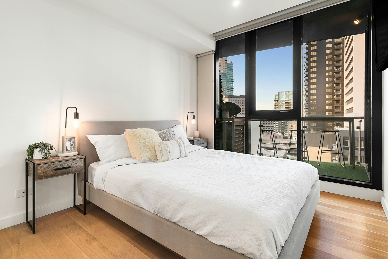 1001/338 Kings Way, South Melbourne, VIC