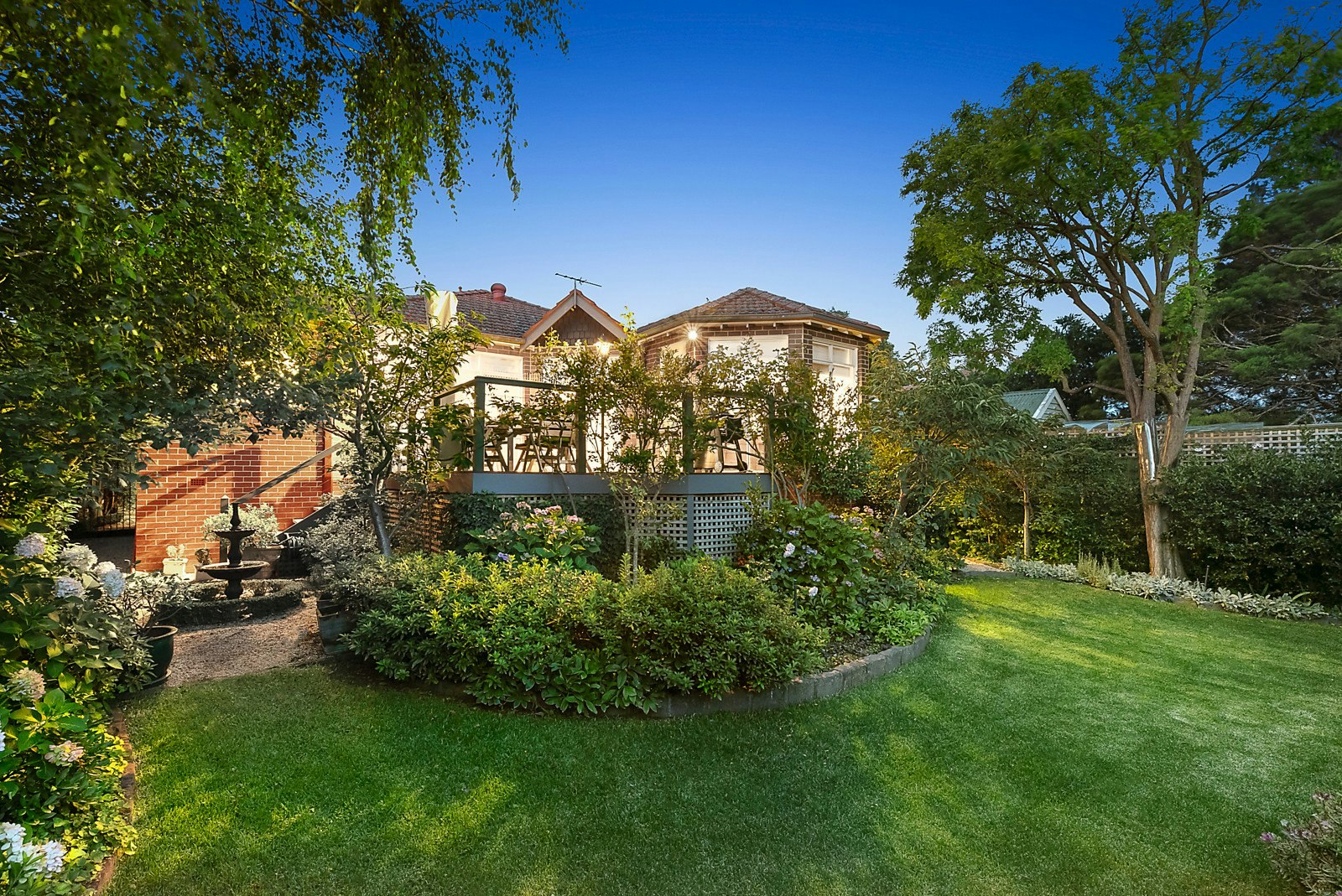 16 Howitt Street, Glen Iris, VIC