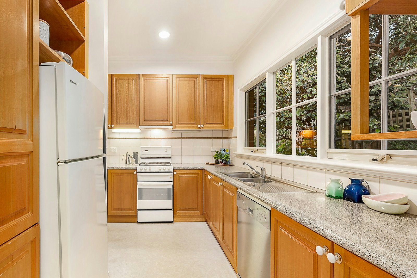 2/27 Webster Street, Camberwell, VIC