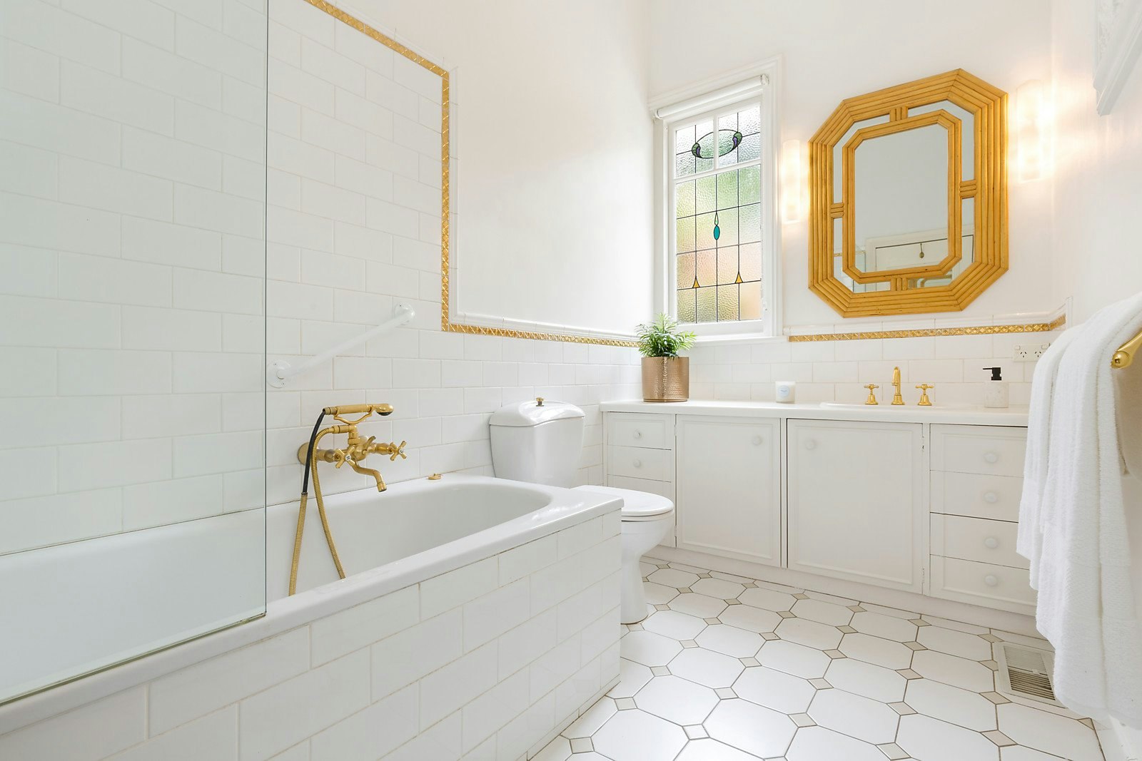 6 Cradley Avenue, Kew, VIC