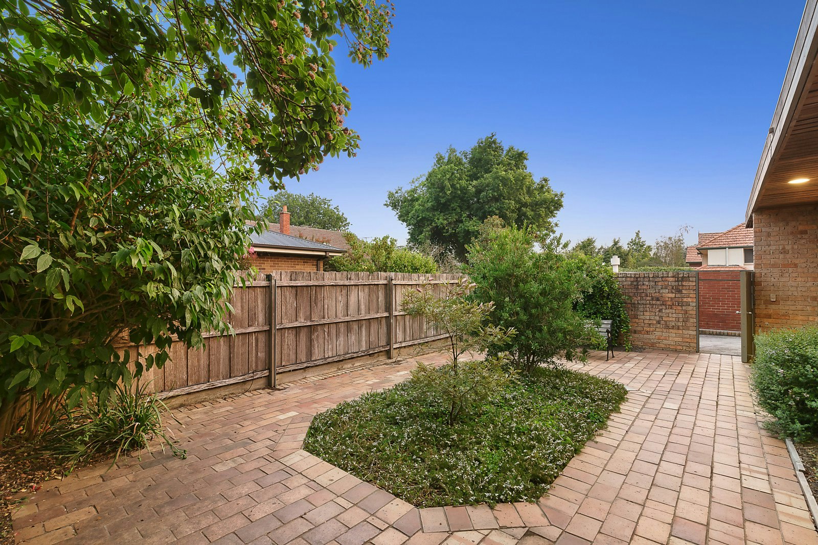 4 Balmoral Avenue, Kew, VIC