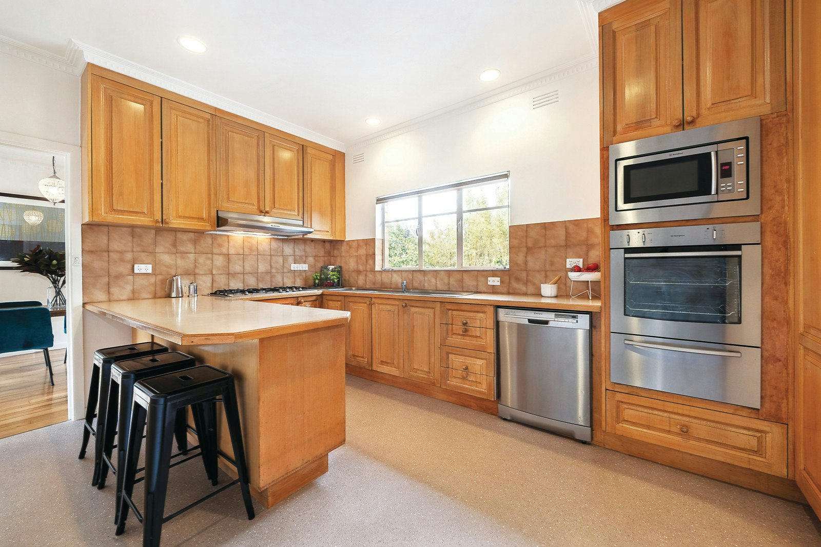 34 Violet Grove, Kew East, VIC