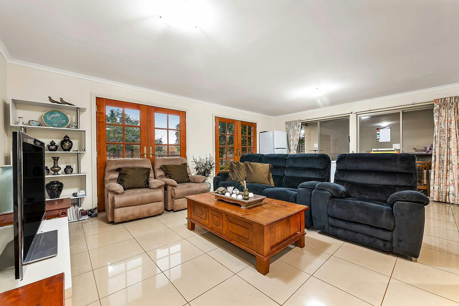 15 Bowen Crescent, Burwood East, VIC