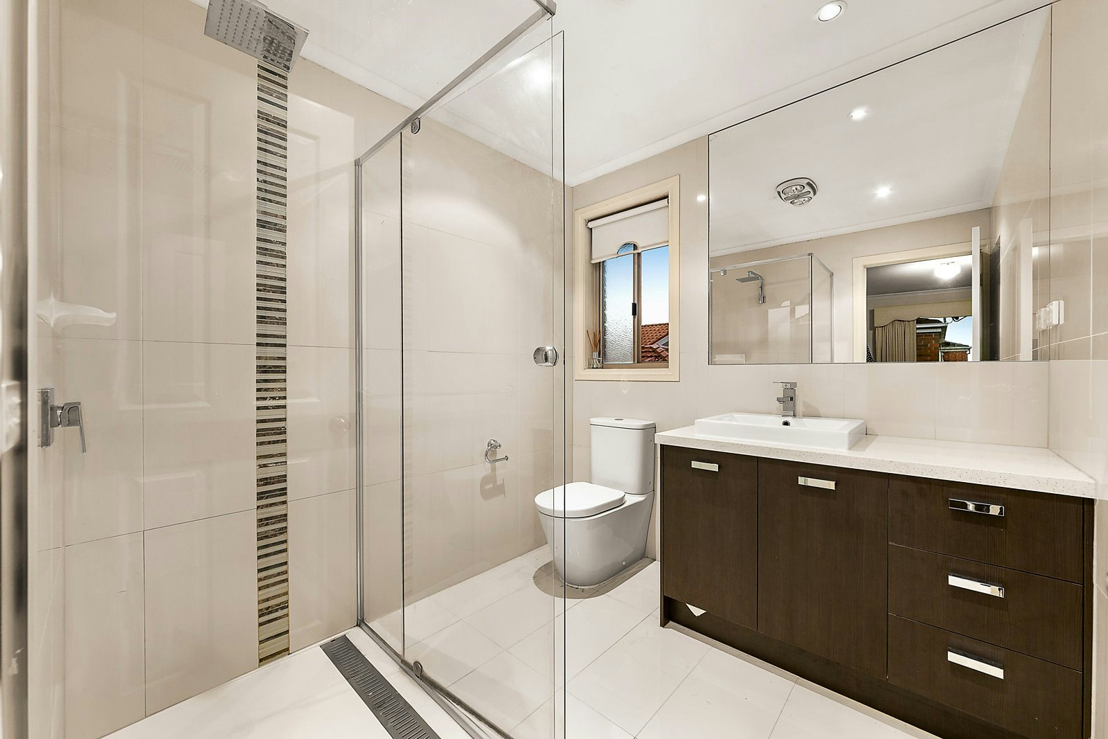 15 Bowen Crescent, Burwood East, VIC