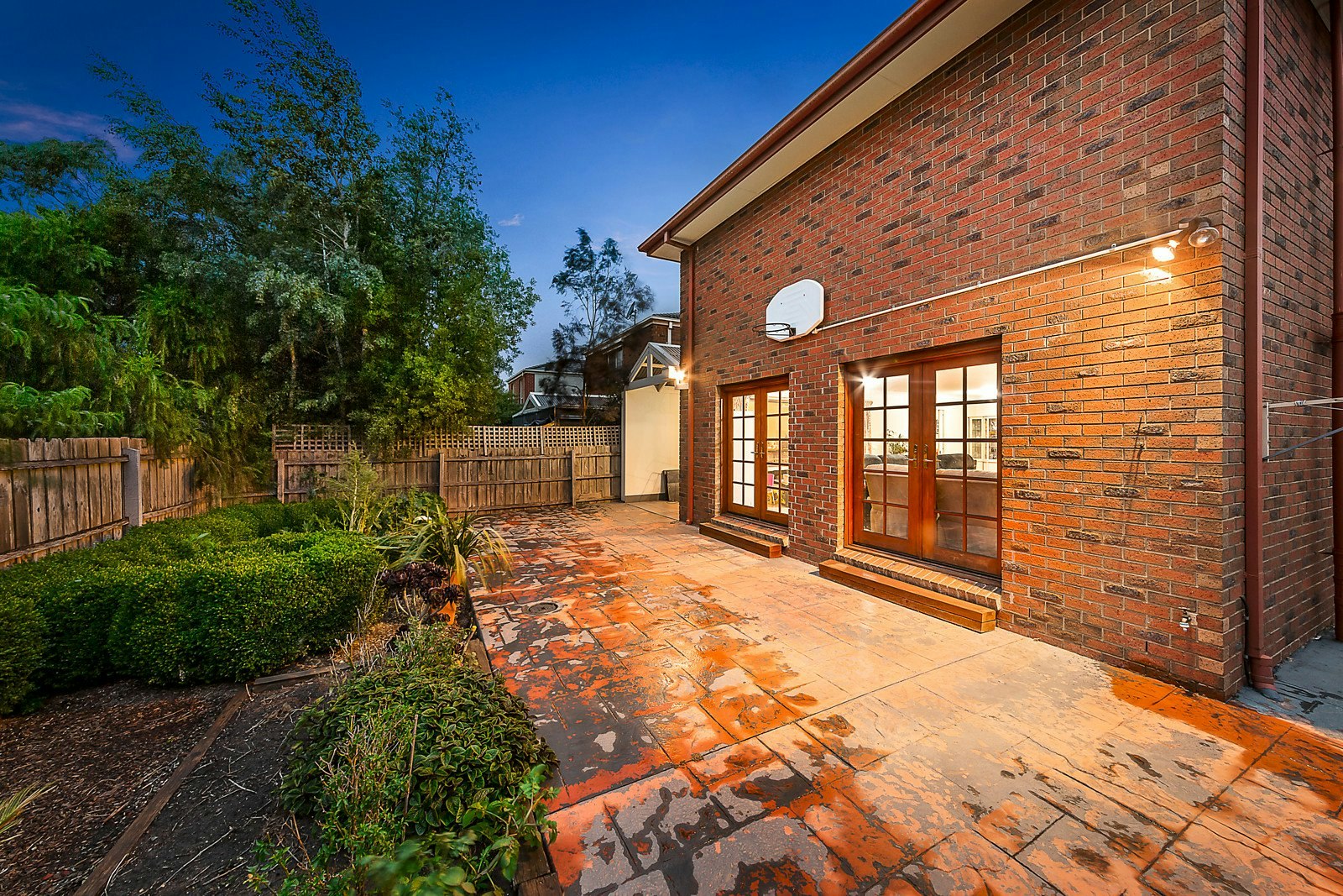 15 Bowen Crescent, Burwood East, VIC