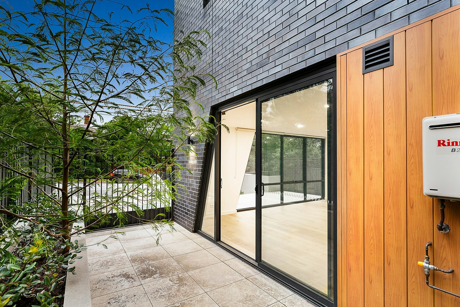 1/251 Riversdale Road, Hawthorn East, VIC