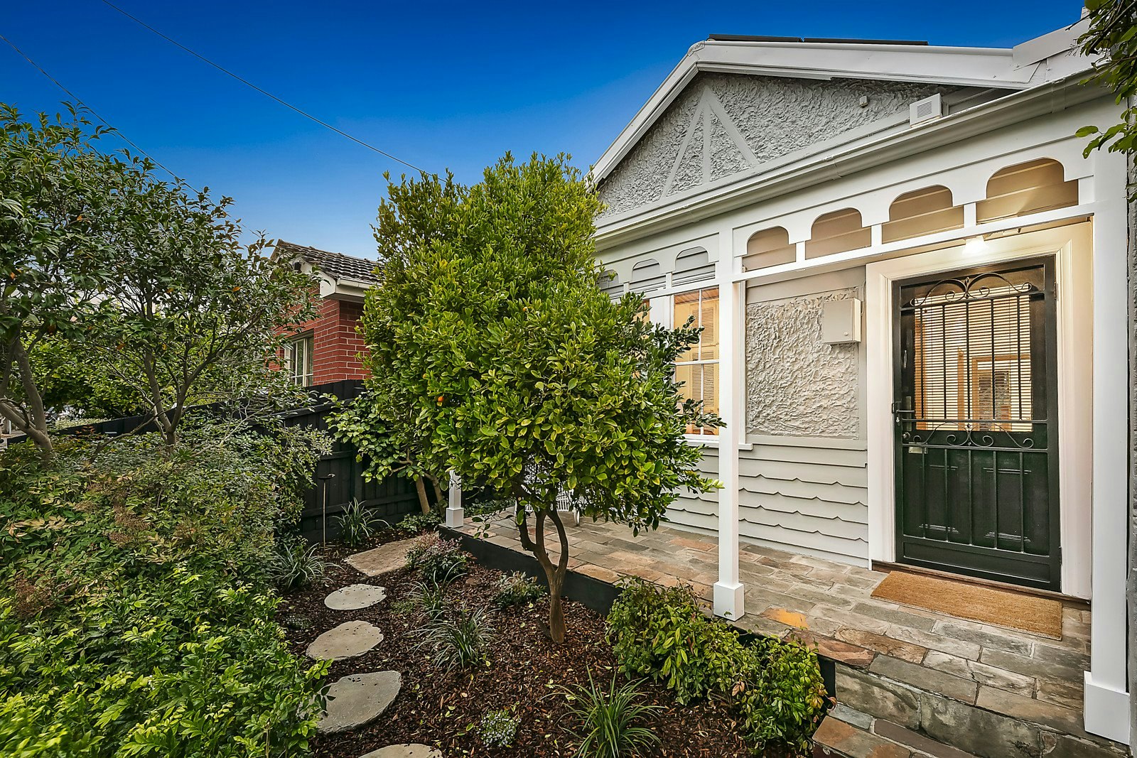 14B Clarendon Street, Armadale, VIC