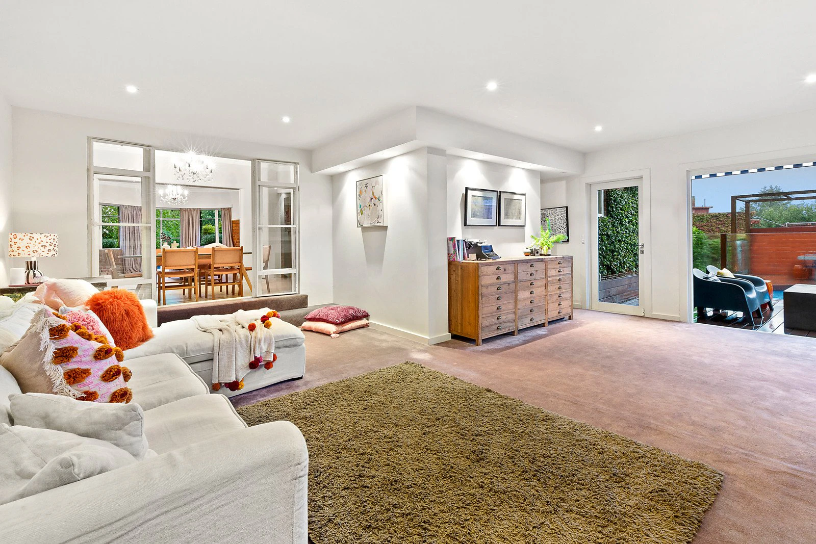 1 Laurencia Court, Mont Albert, VIC
