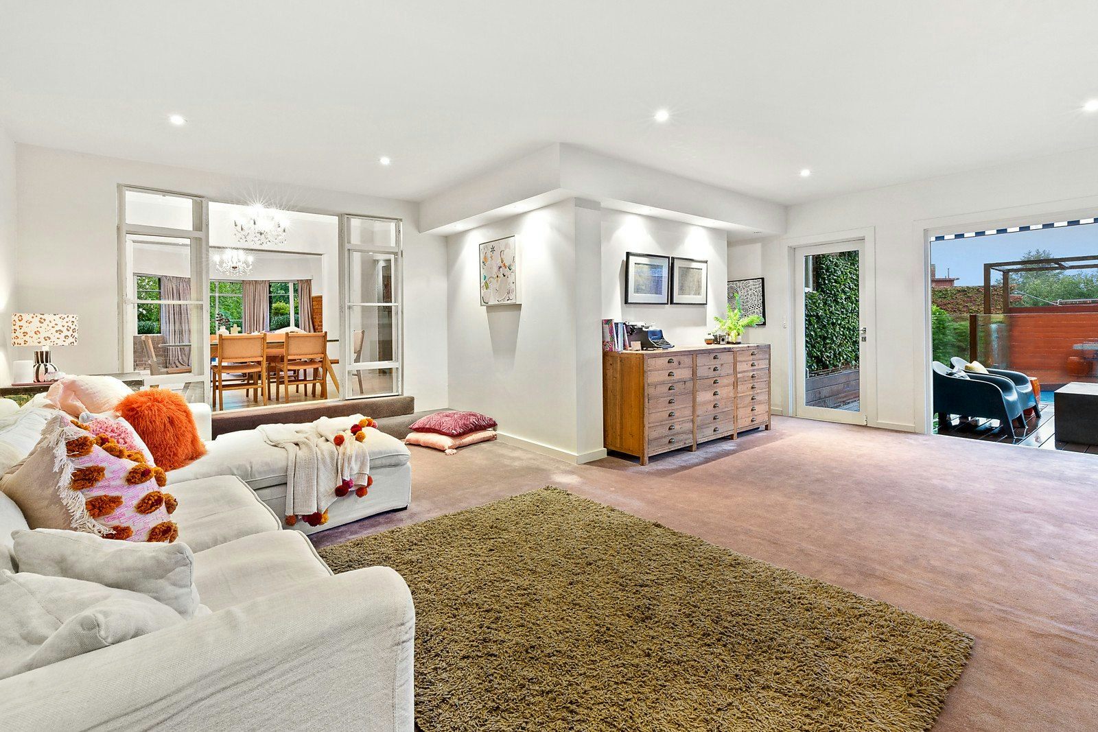 1 Laurencia Court, Mont Albert, VIC