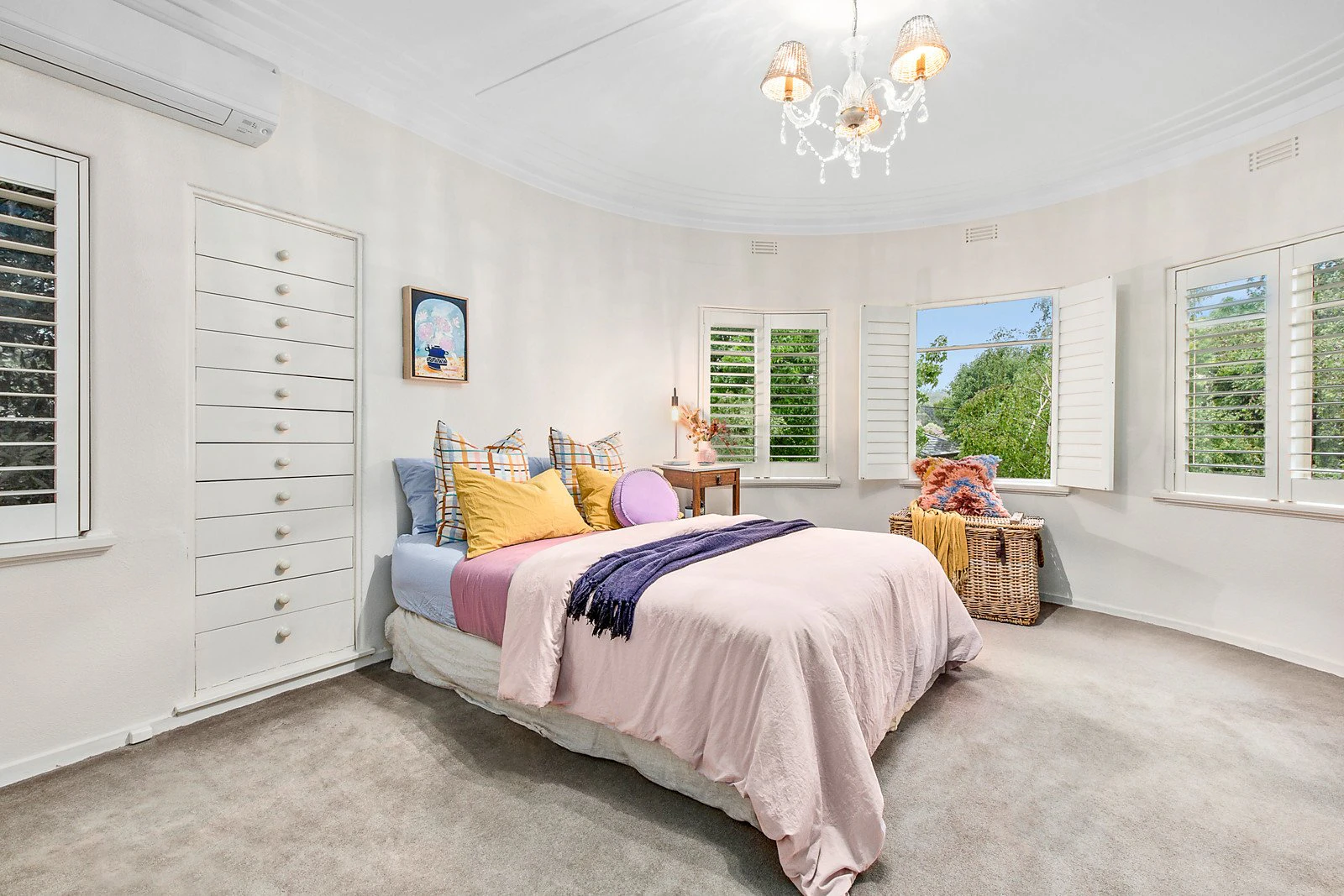 1 Laurencia Court, Mont Albert, VIC