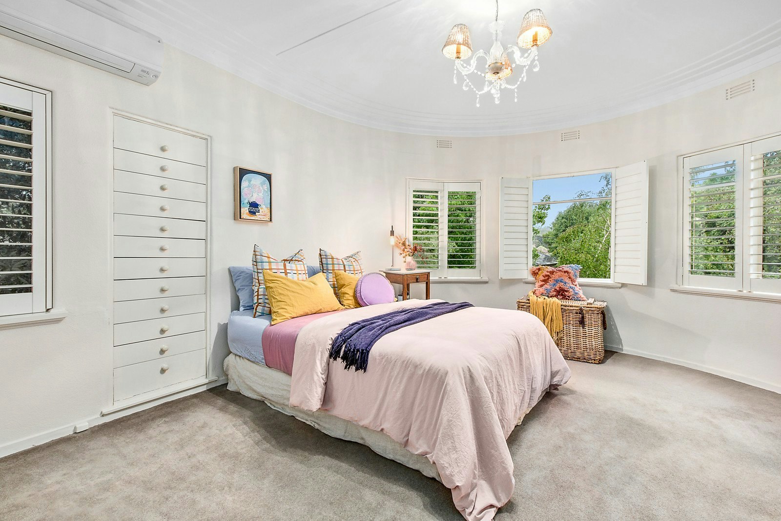 1 Laurencia Court, Mont Albert, VIC