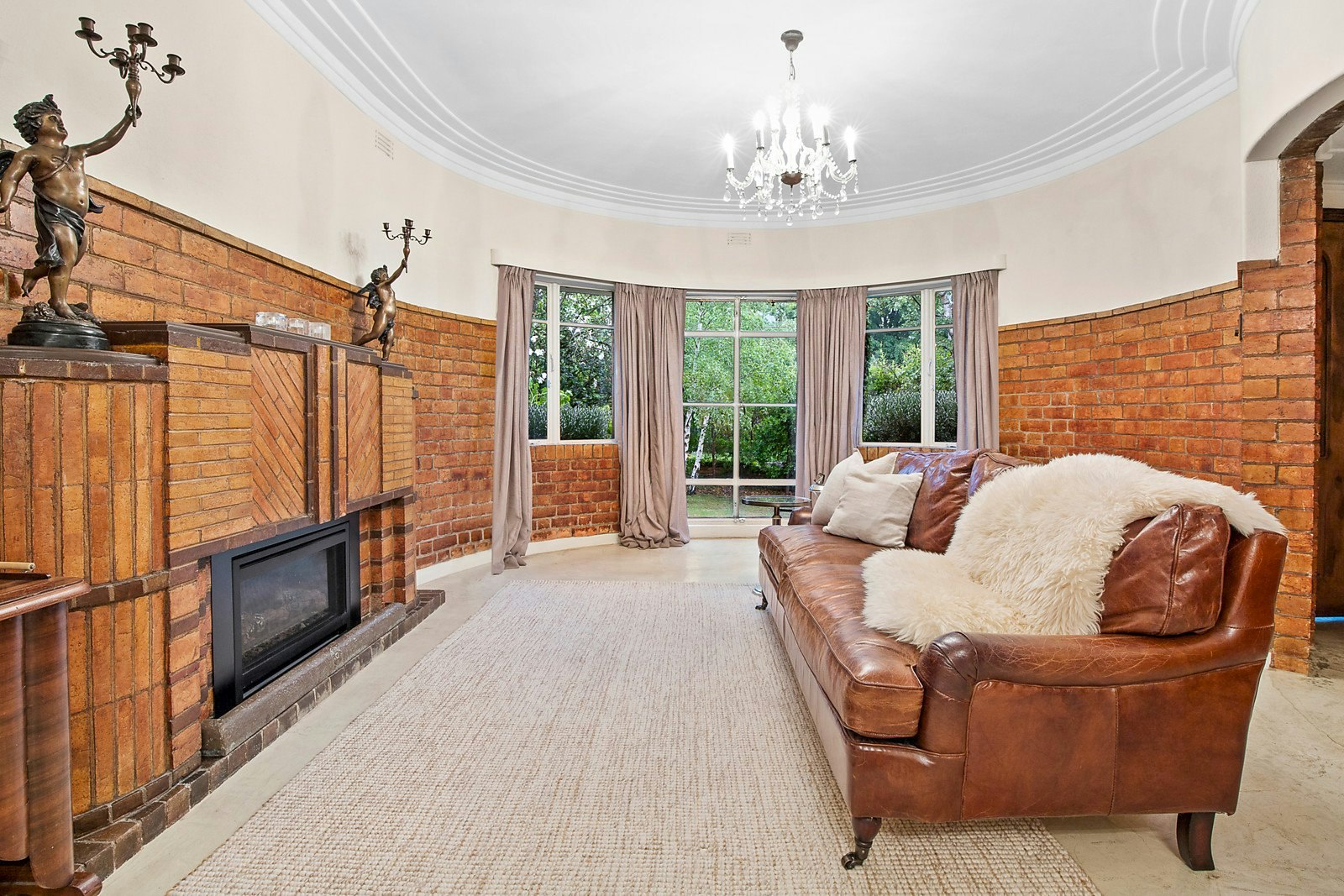 1 Laurencia Court, Mont Albert, VIC