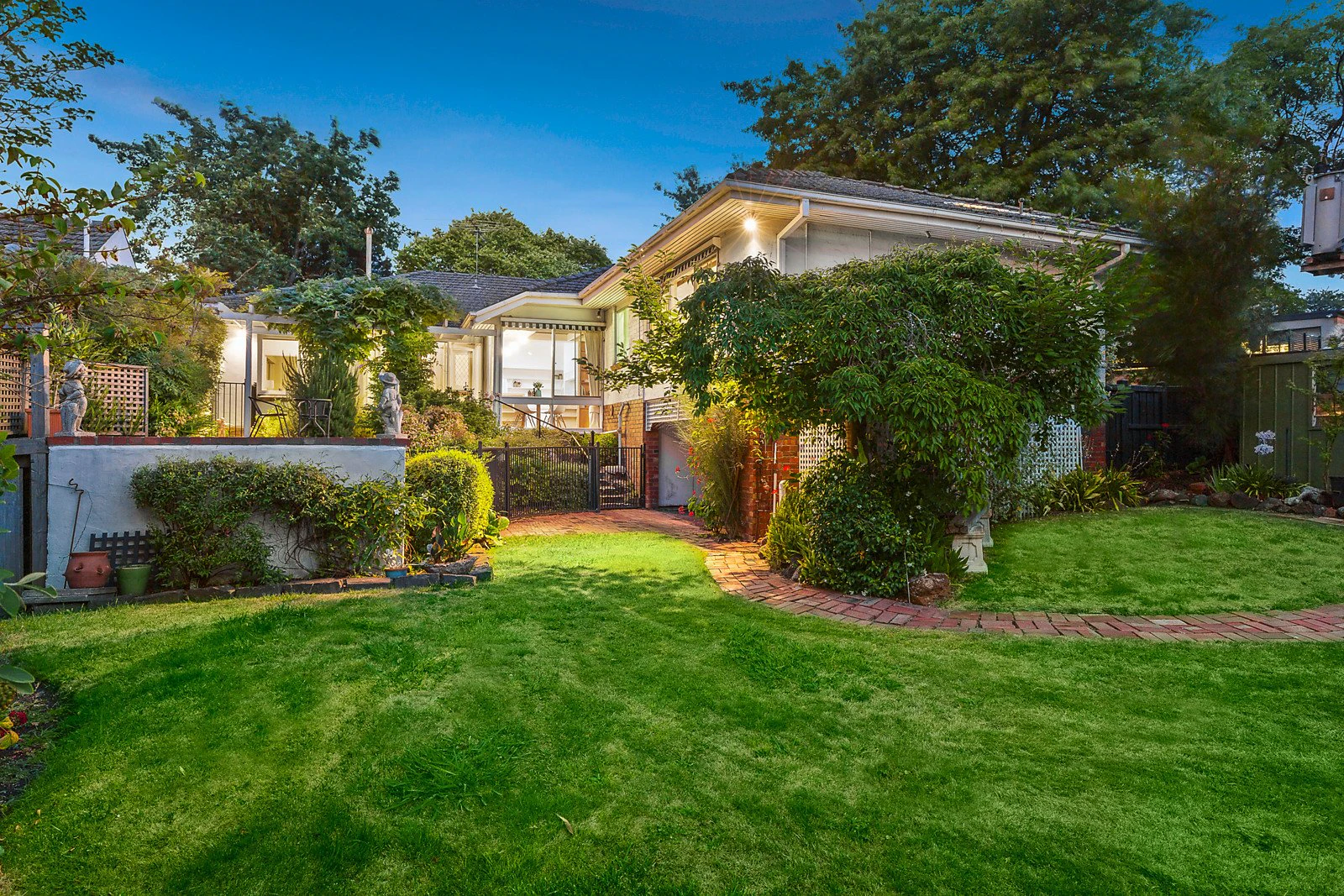 1547 Old Burke Road, Kew East, VIC
