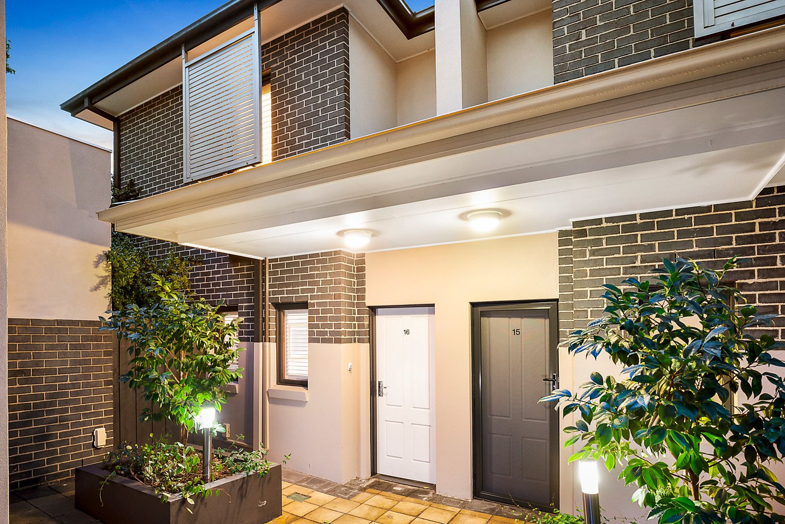 16/410 Waverley Road, Malvern East - Image 1