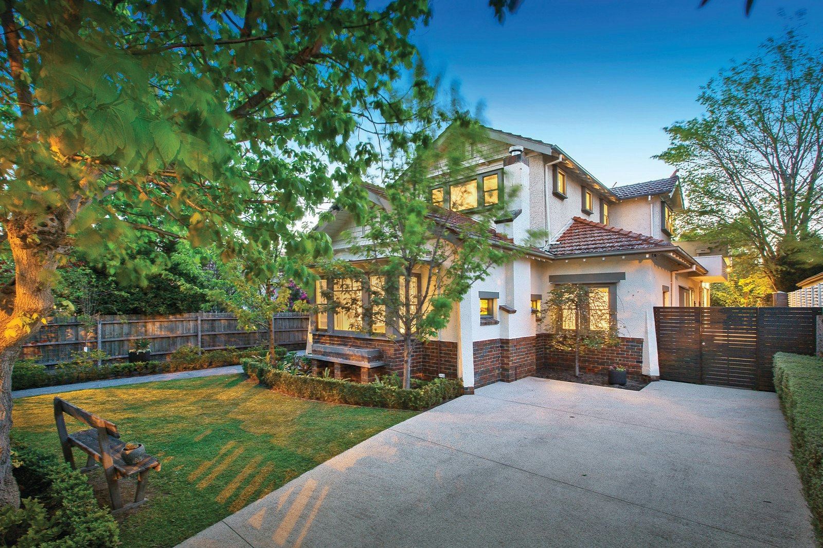 823 Hampton Street, Brighton, VIC