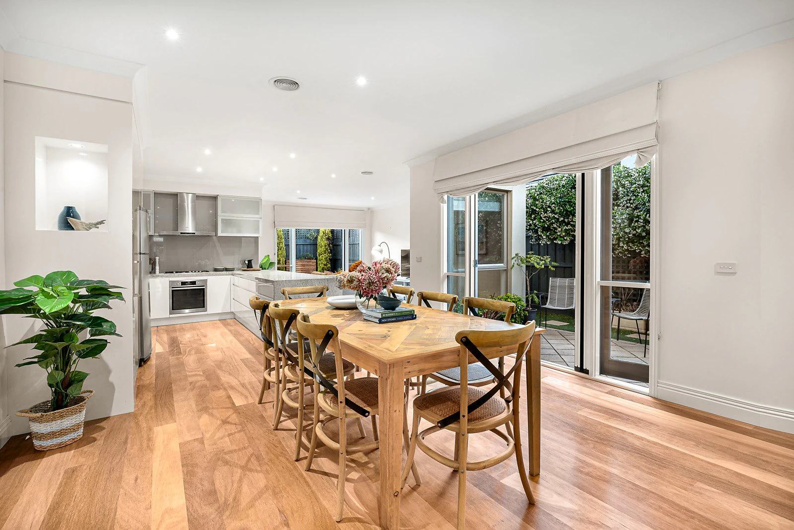 18 Centre Road, Brighton East, VIC