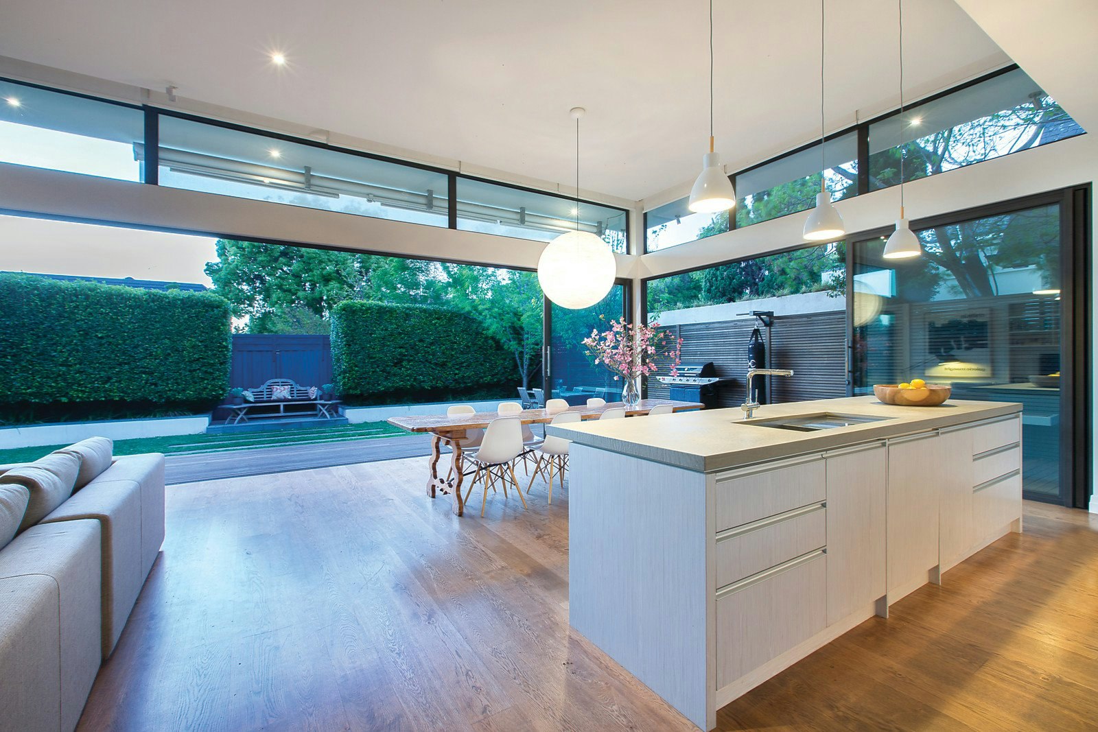 823 Hampton Street, Brighton, VIC