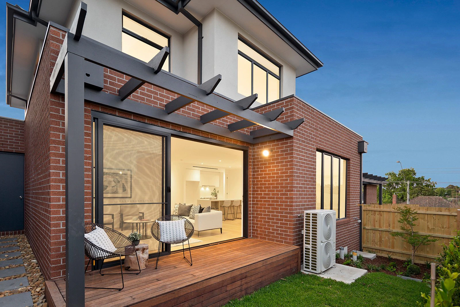 2/196-198 Belmore Road, Balwyn, VIC