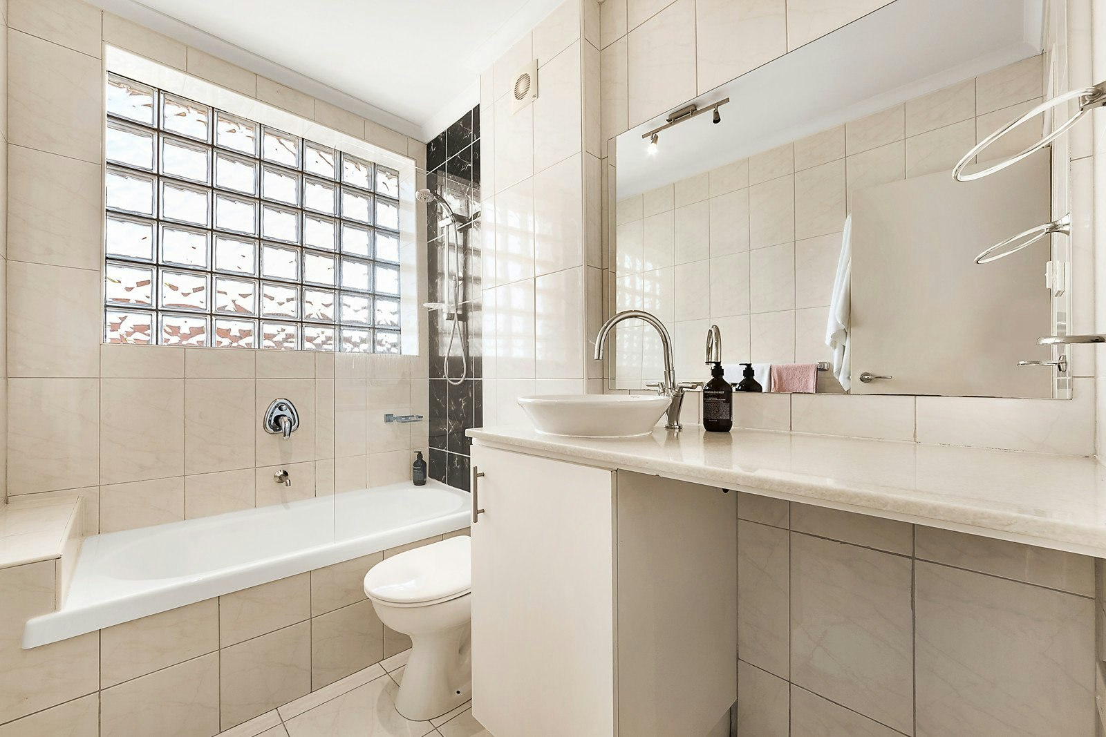 12/313 Dandenong Road, Prahran, VIC