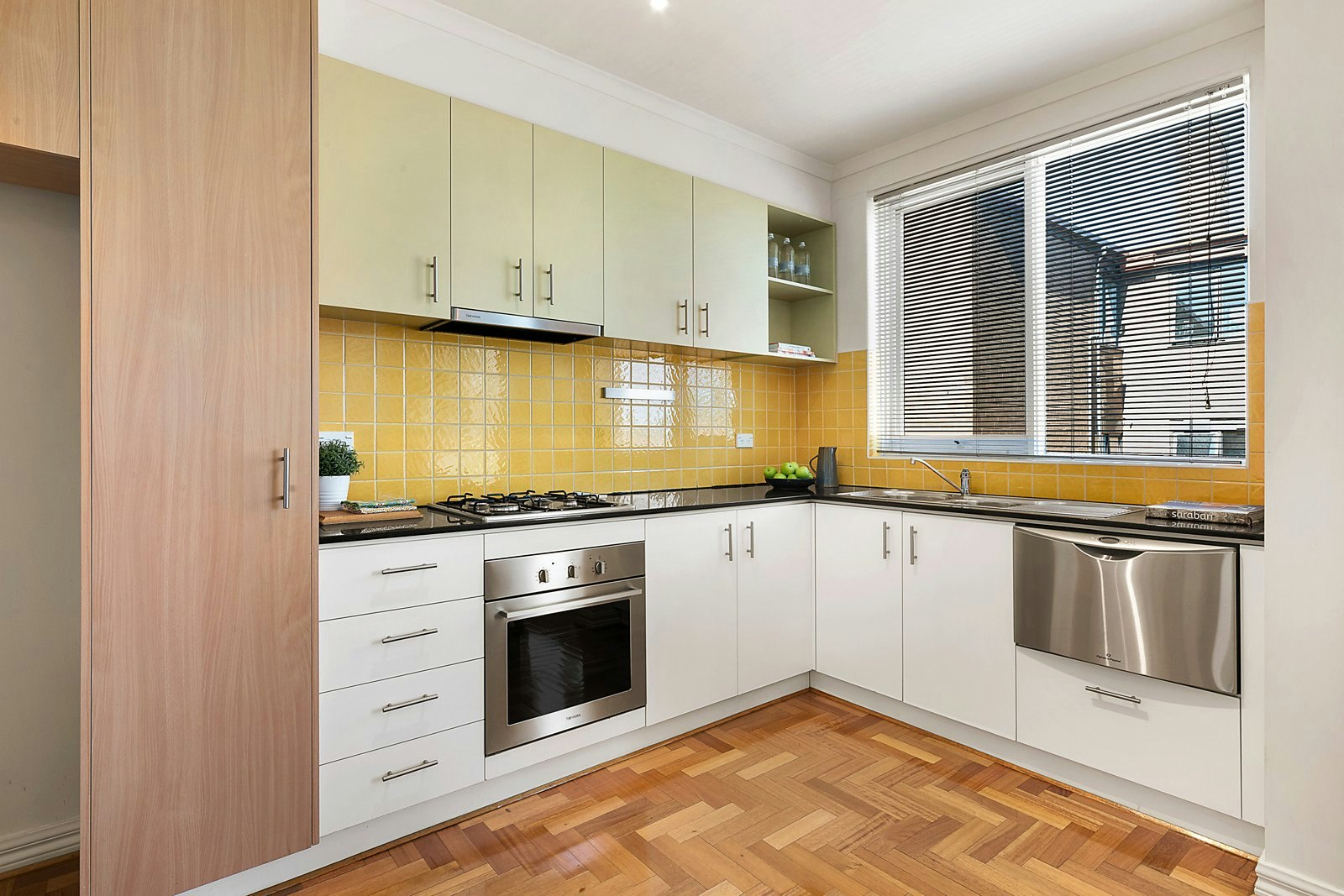 12/313 Dandenong Road, Prahran, VIC