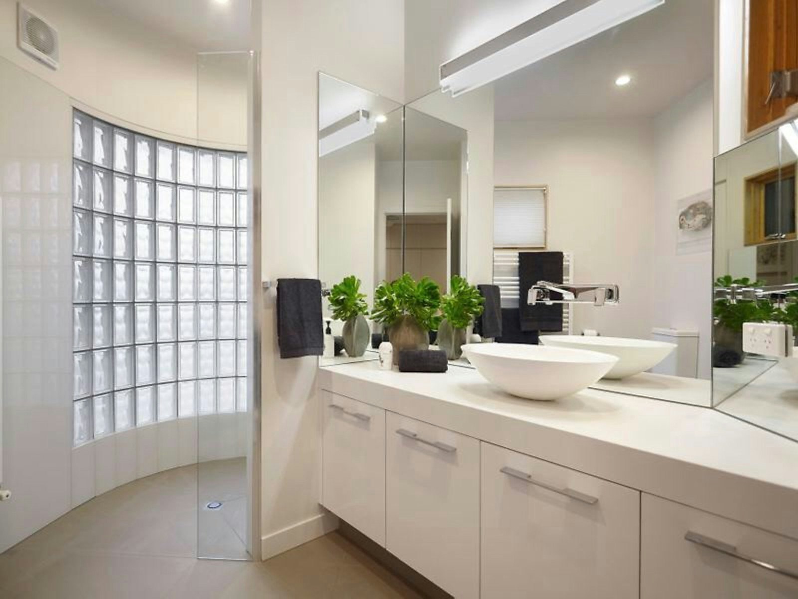 40 Longmore Street, St Kilda West, VIC