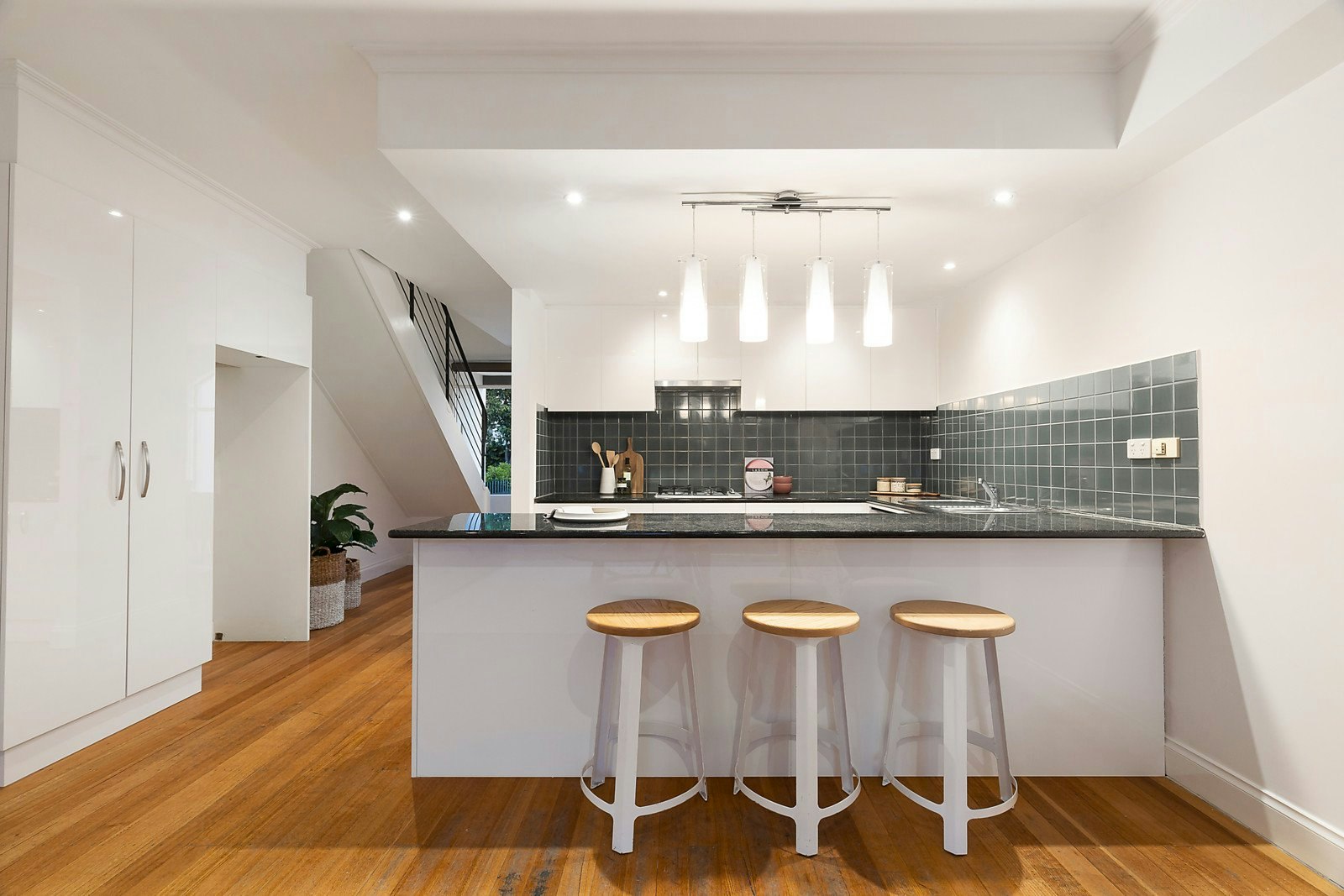 2/15 Hyland Street, South Yarra, VIC