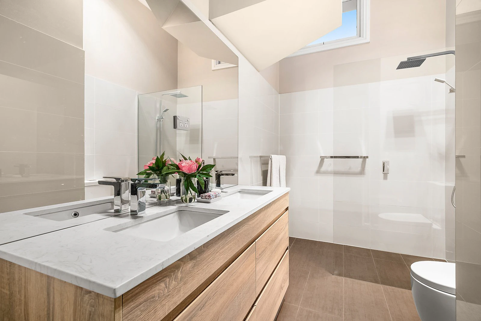 3 Wiltshire Drive, Kew, VIC