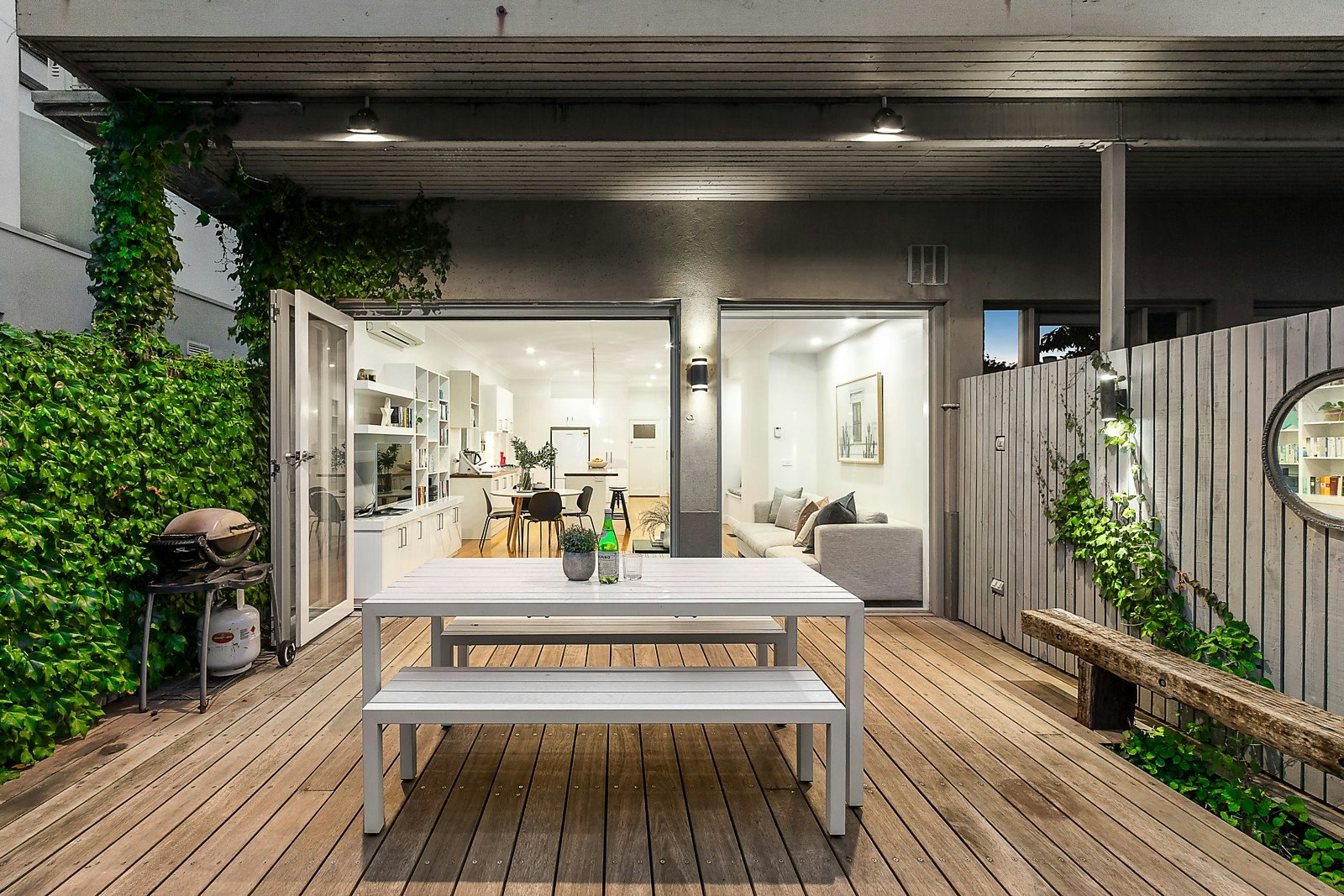 2/38 Pine Avenue, Elwood, VIC