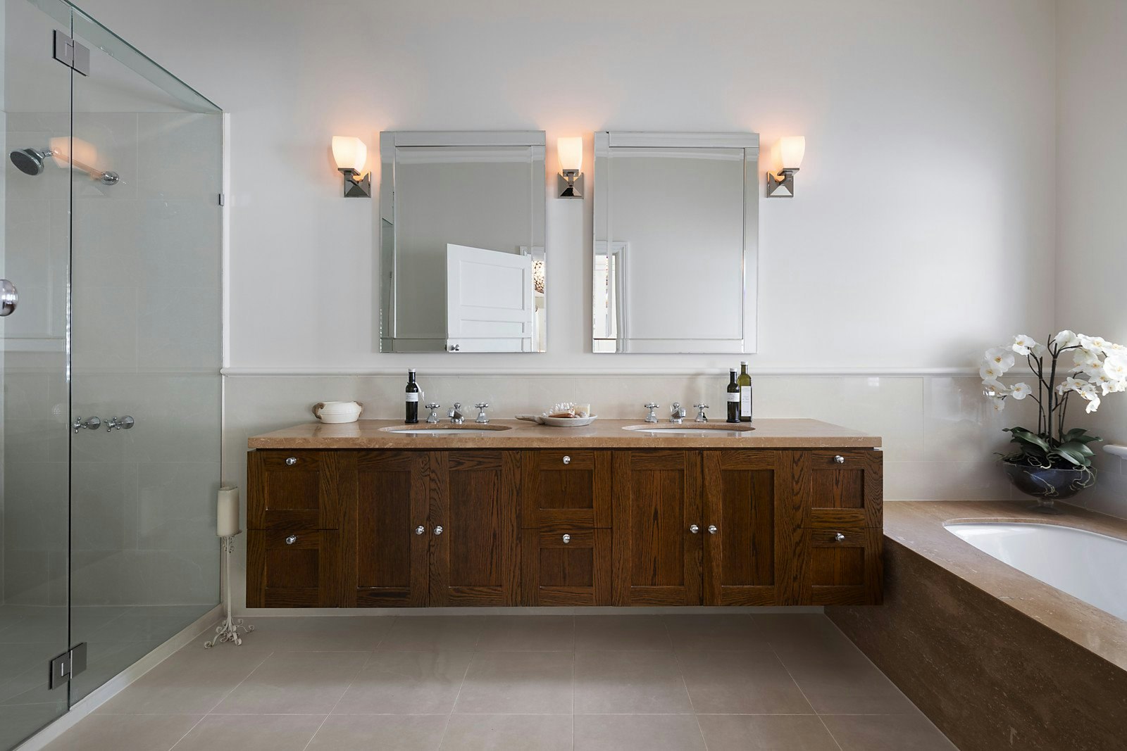 1A Seacombe Grove, Brighton, VIC