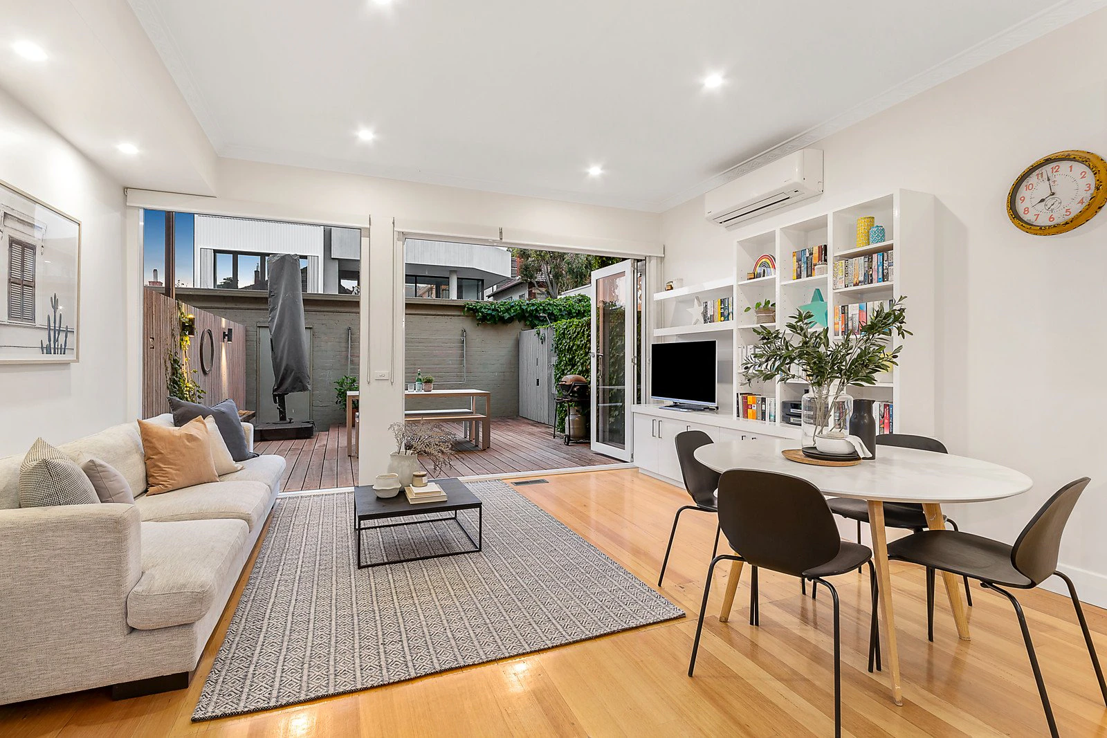 2/38 Pine Avenue, Elwood, VIC