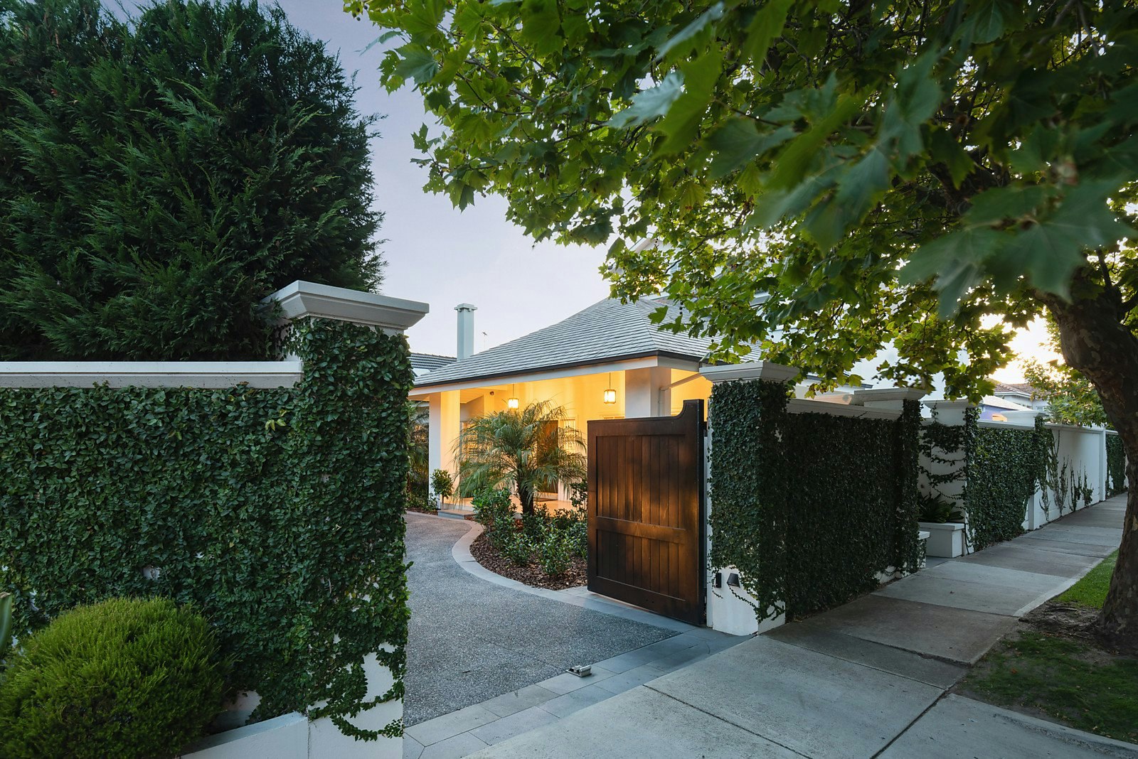 1A Seacombe Grove, Brighton, VIC