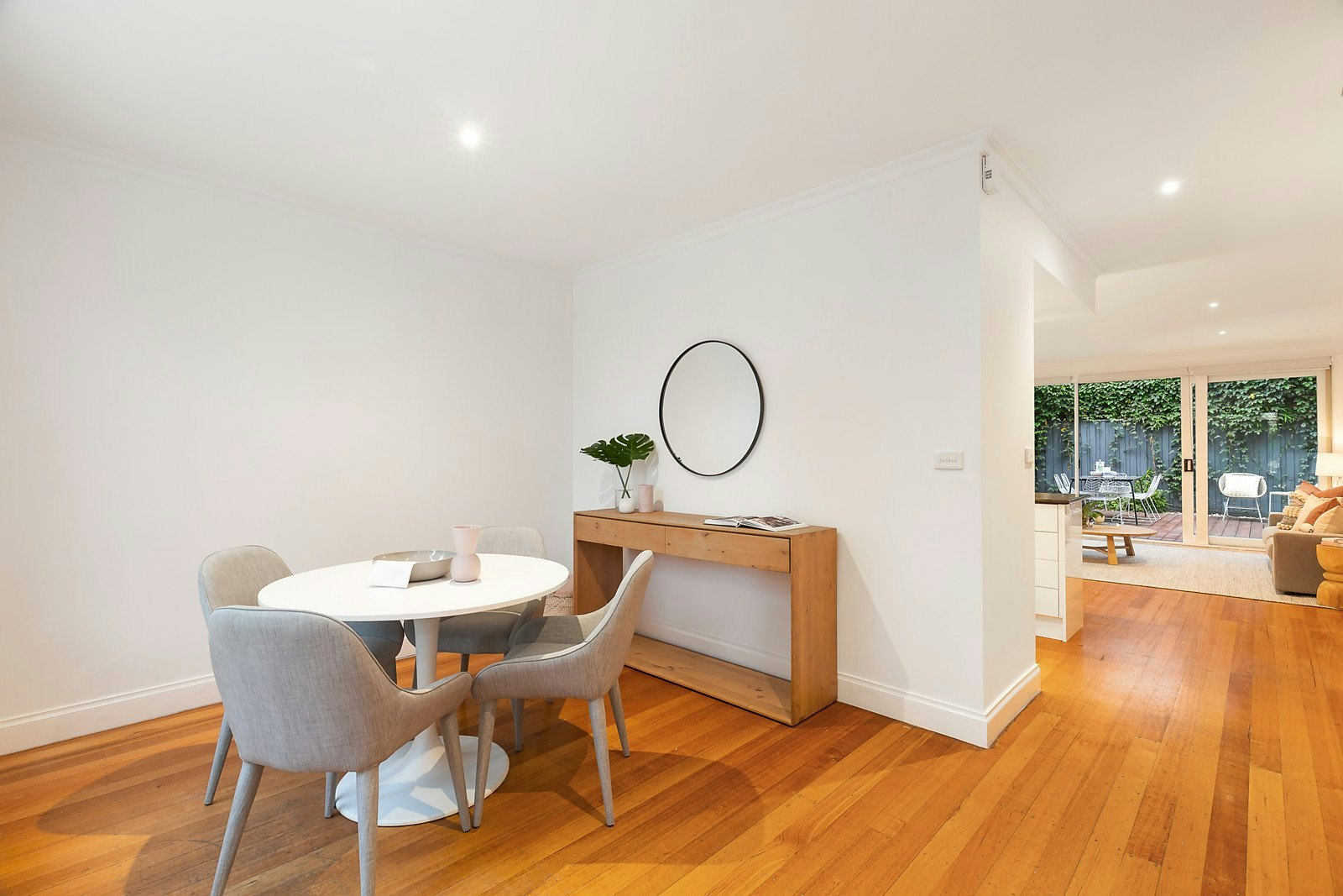 2/15 Hyland Street, South Yarra, VIC