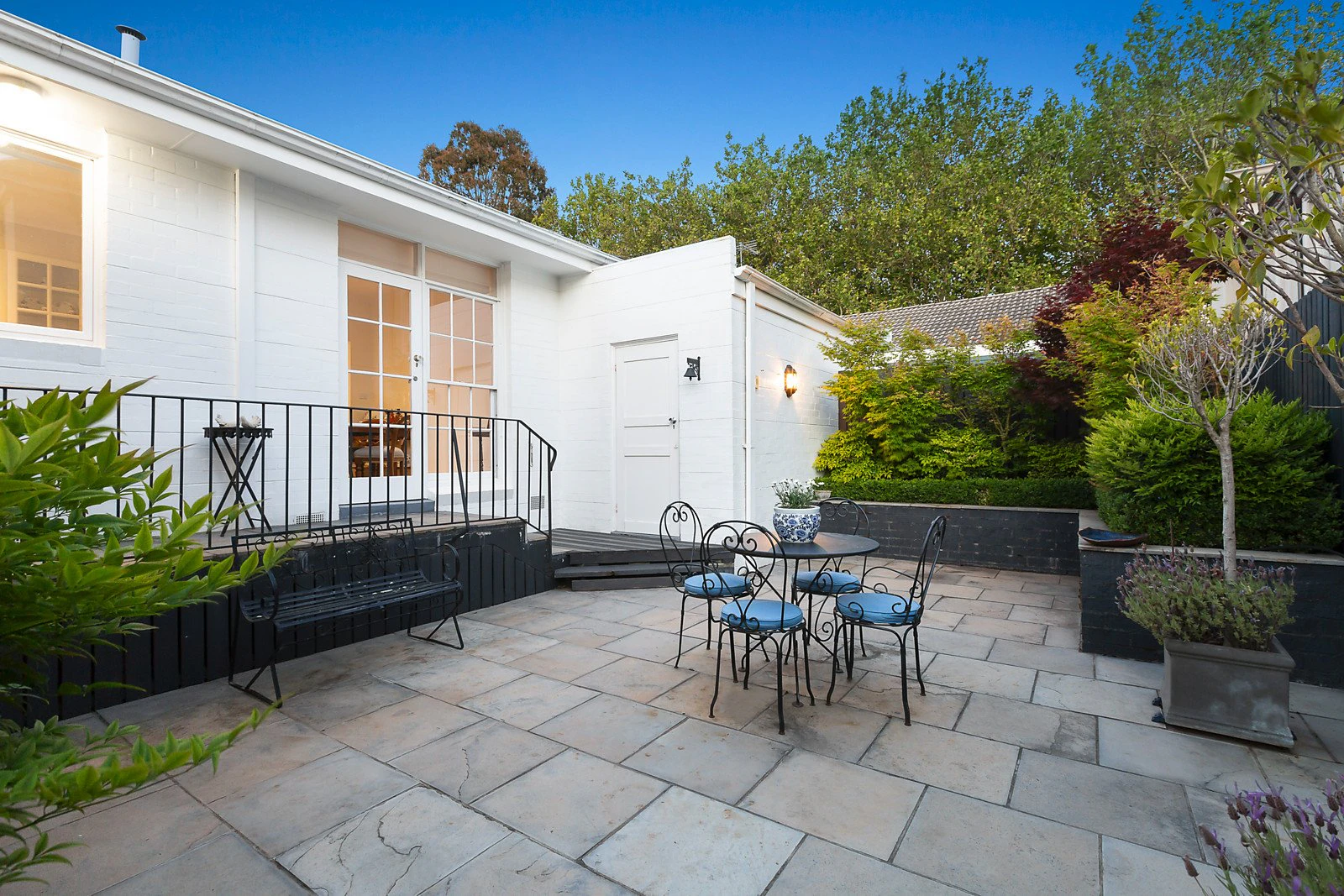 2/35 Victoria Avenue, Canterbury, VIC