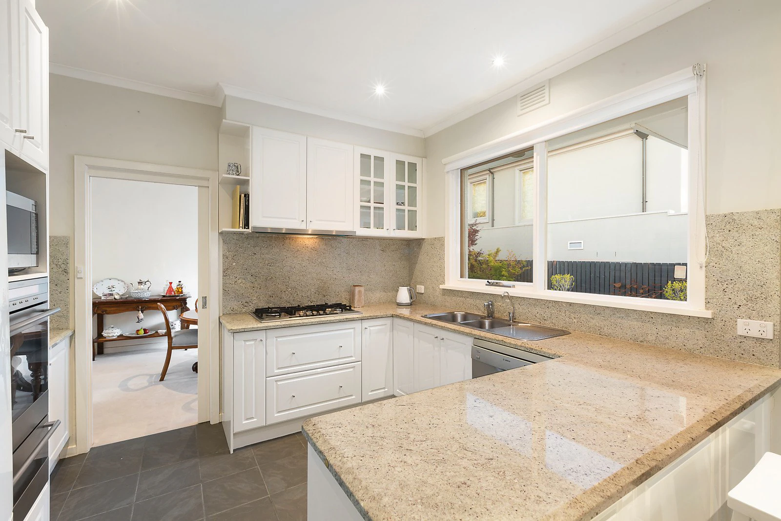 2/35 Victoria Avenue, Canterbury, VIC