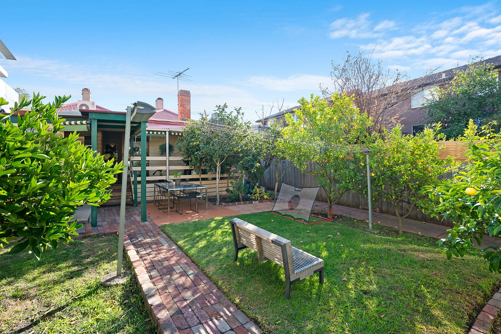 4 Sutherland Road, Armadale, VIC