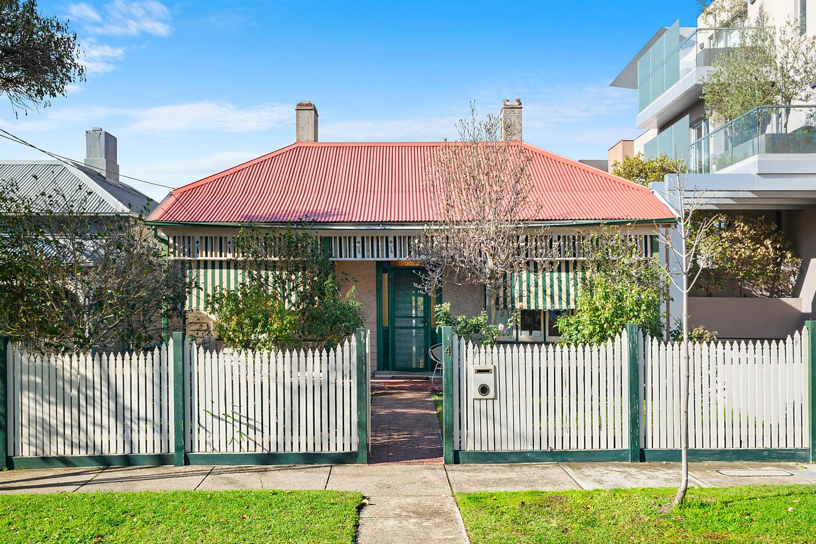 4 Sutherland Road, Armadale, VIC