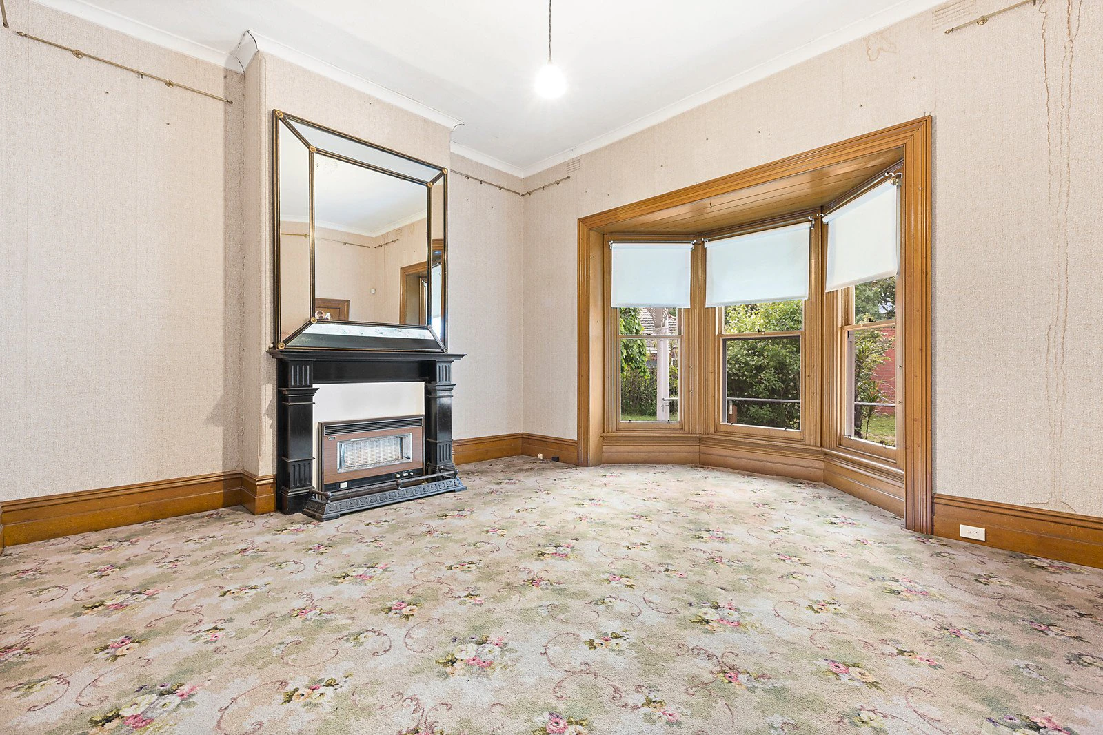 1 Lightfoot Street, Mont Albert, VIC