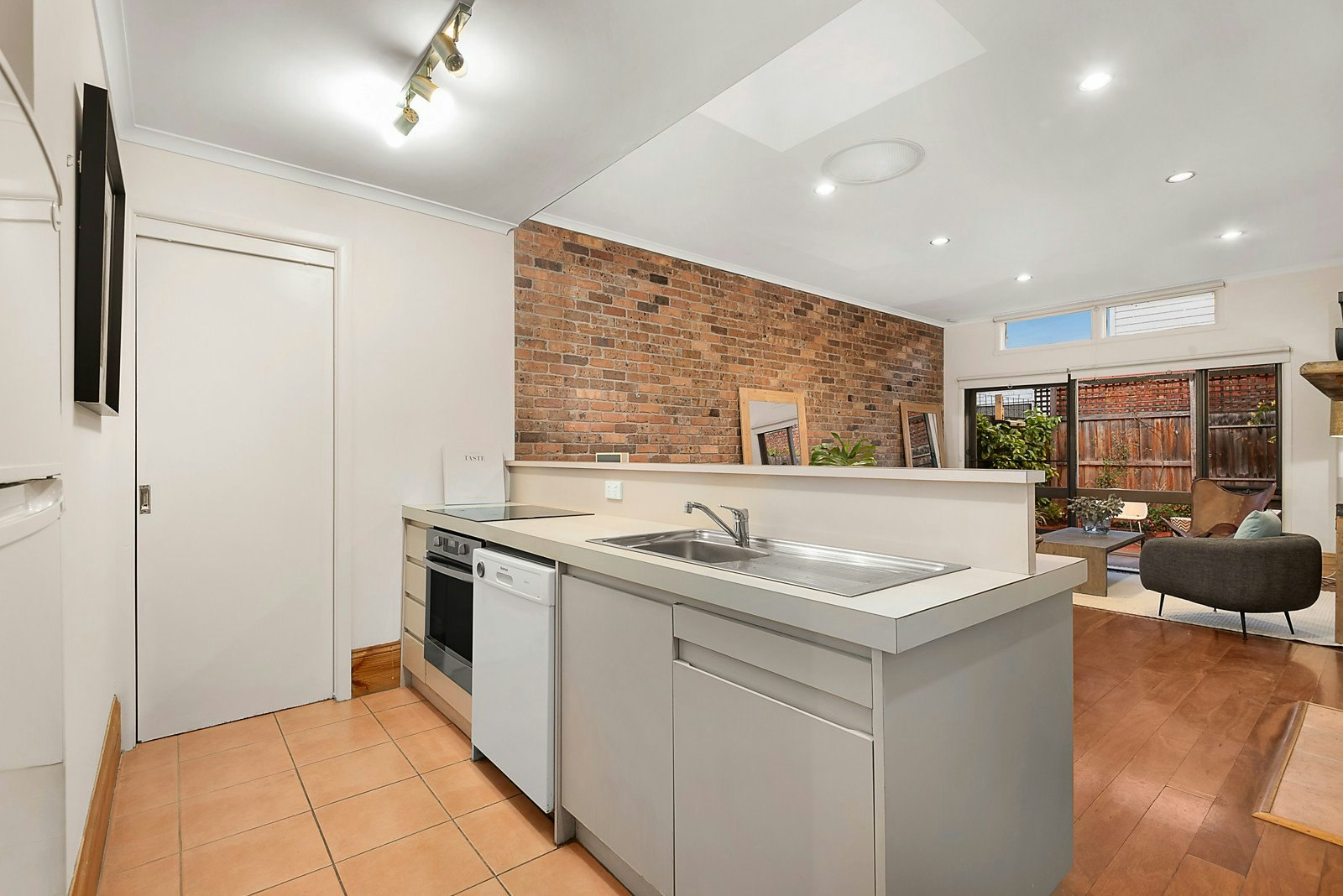 21 Spring Street East, Port Melbourne, VIC