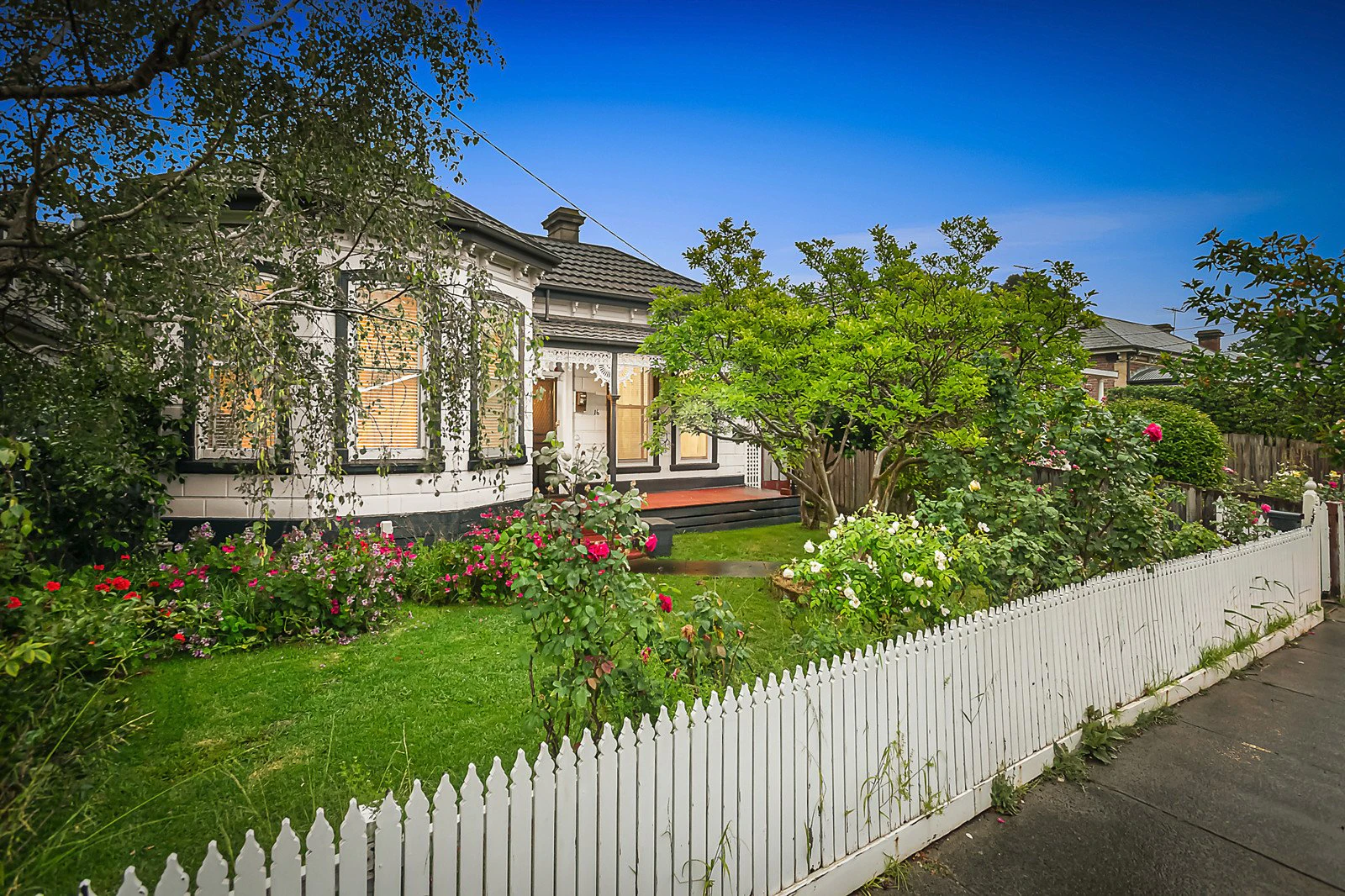 16 Invermay Grove, Hawthorn East, VIC