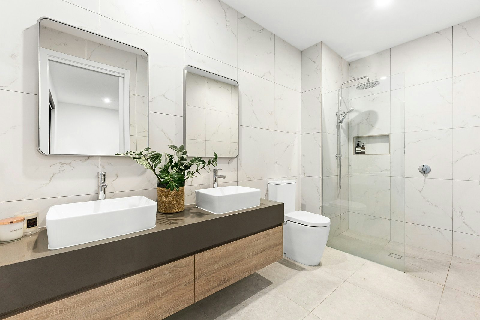 2/4 Wilgra Avenue, Ashburton, VIC