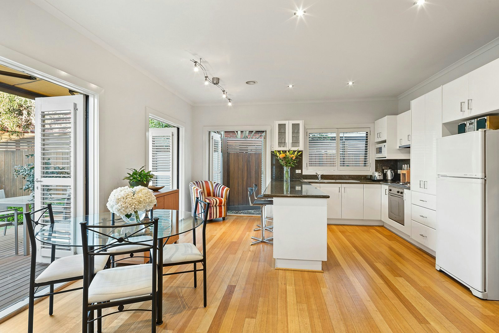 8b Ivanhoe Grove, Malvern East, VIC