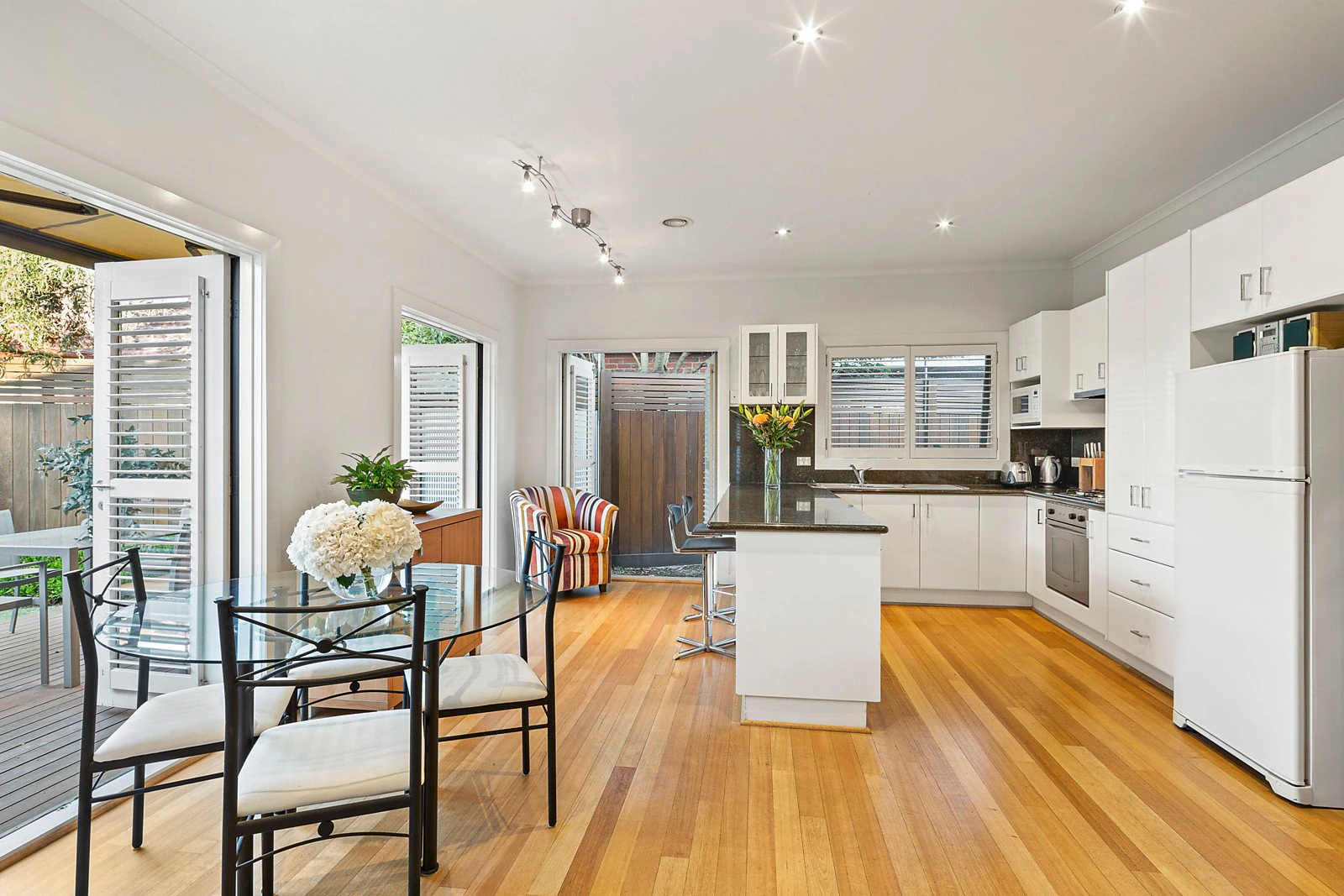 8b Ivanhoe Grove, Malvern East, VIC